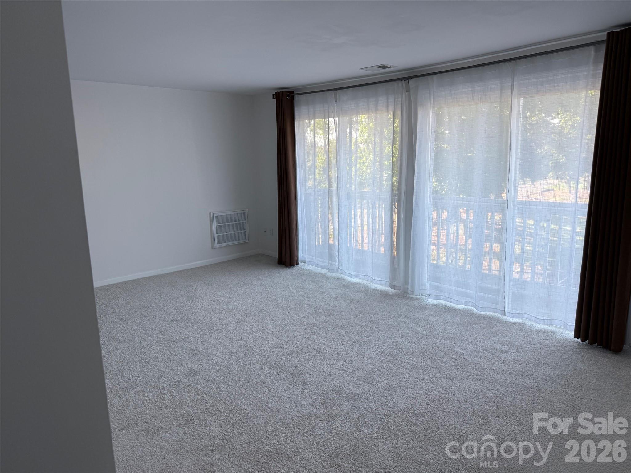 1645 Arlyn Circle #M — Charlotte