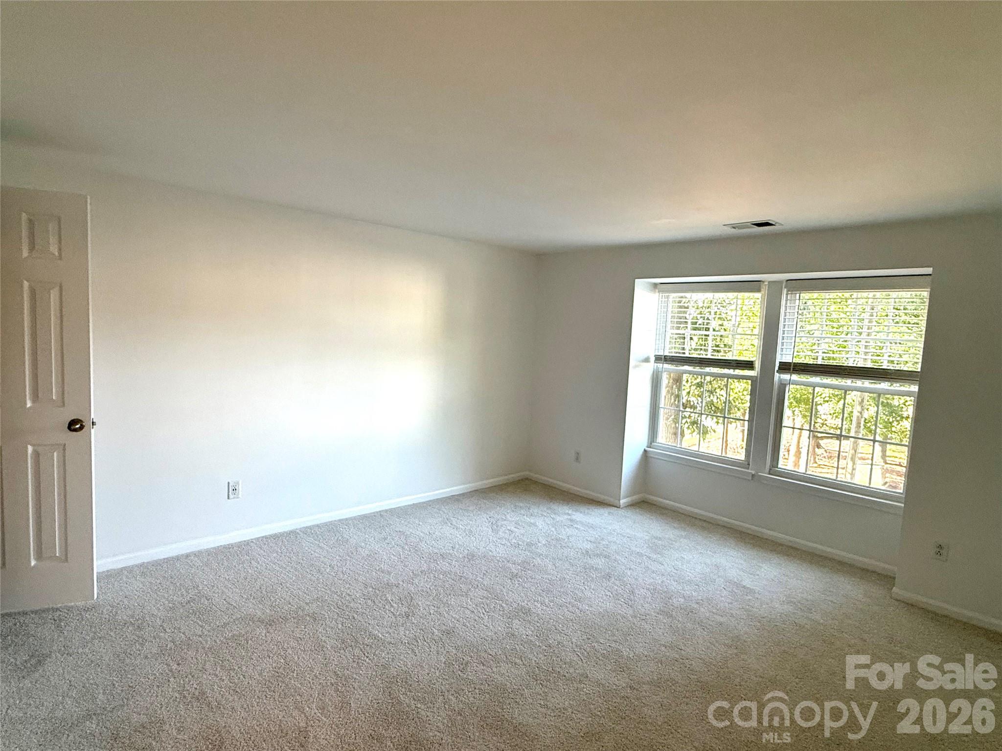 1645 Arlyn Circle #M — Charlotte