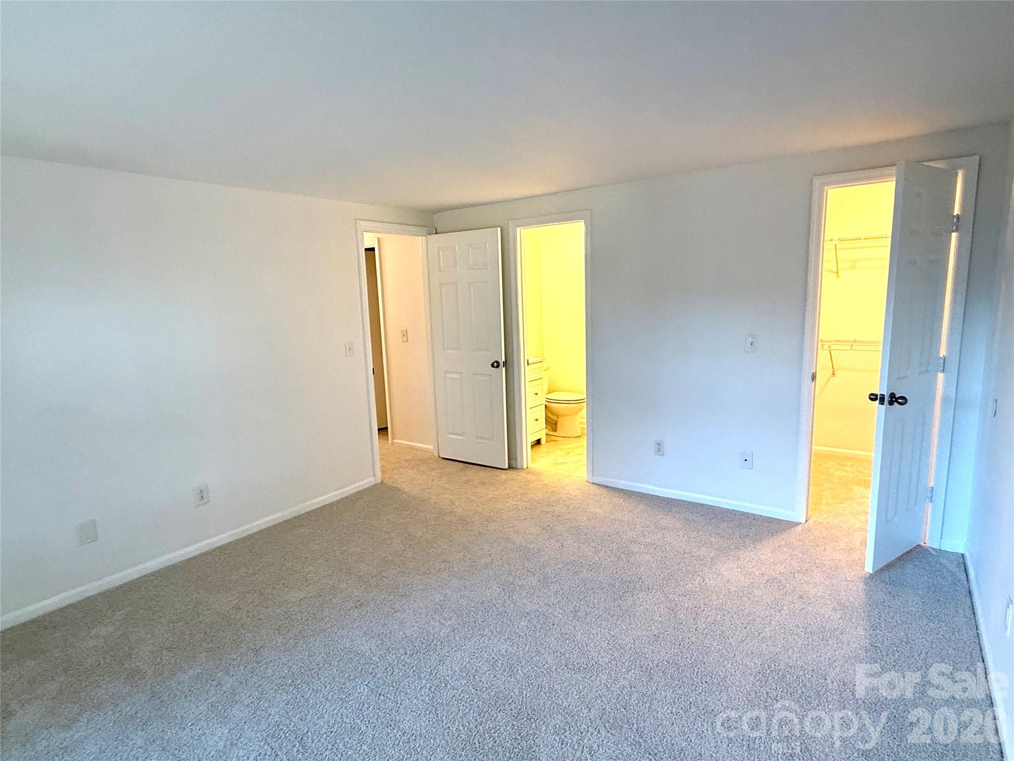 1645 Arlyn Circle #M — Charlotte