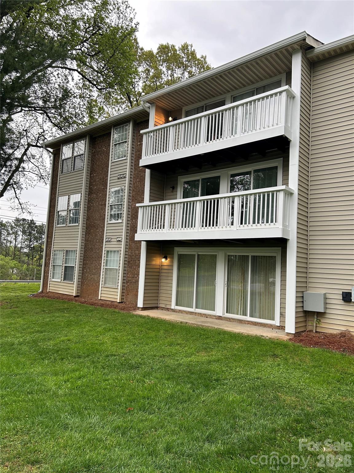 1645 Arlyn Circle #M — Charlotte