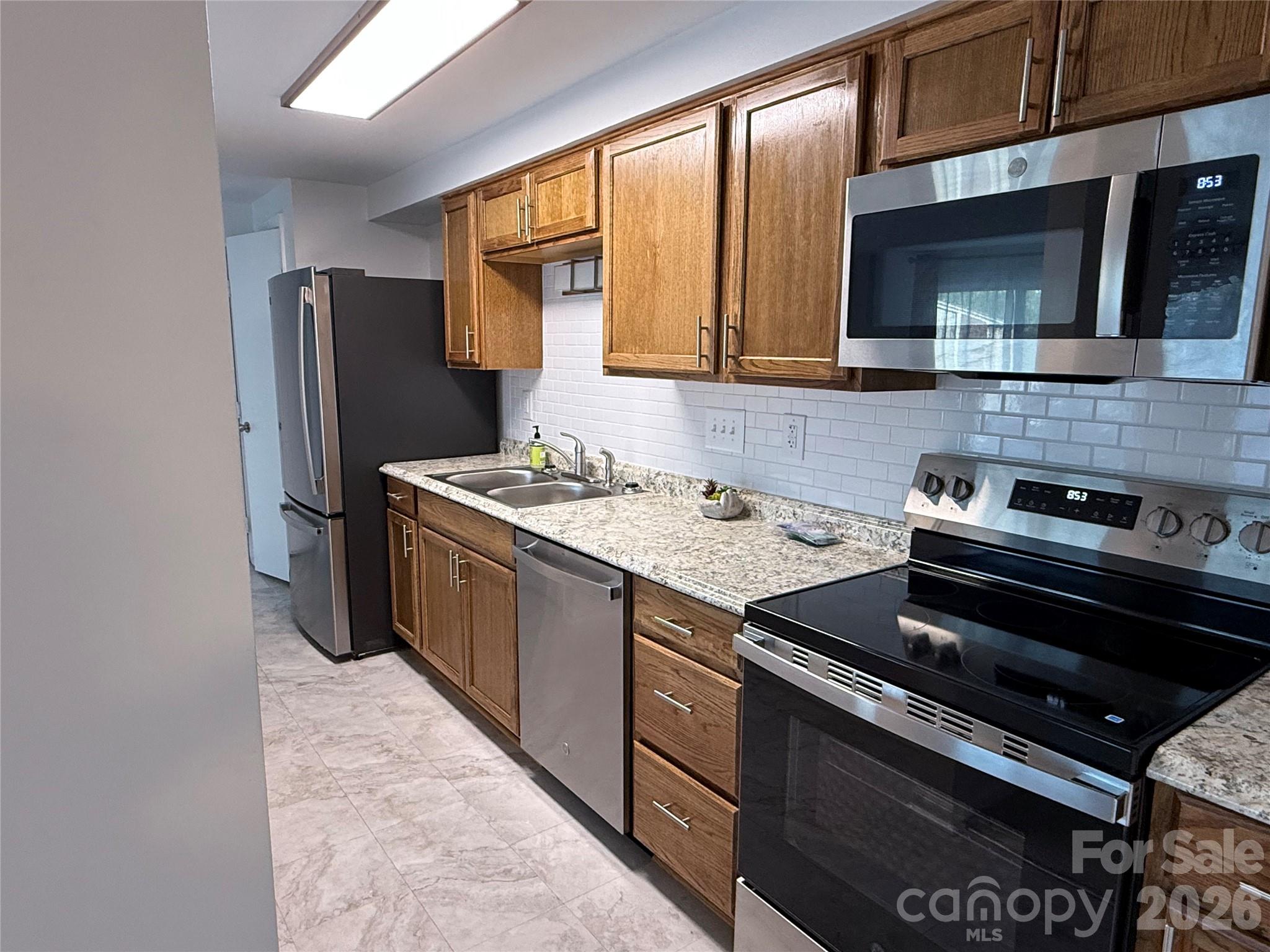 1645 Arlyn Circle #M — Charlotte