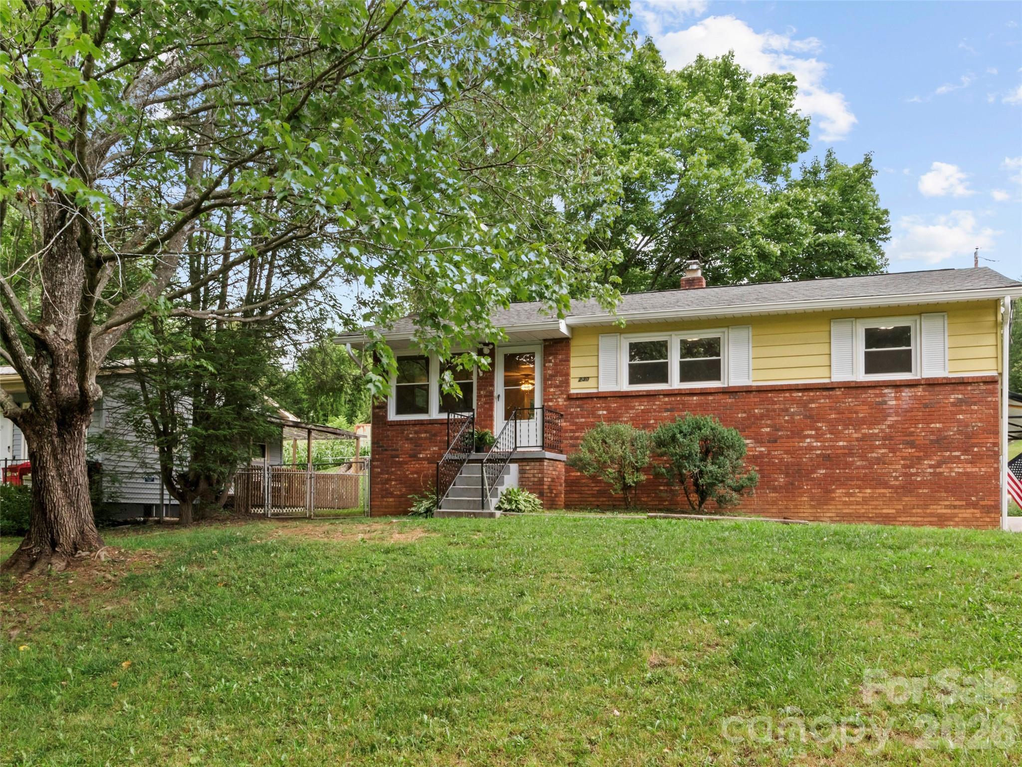 230 School Road E — Asheville