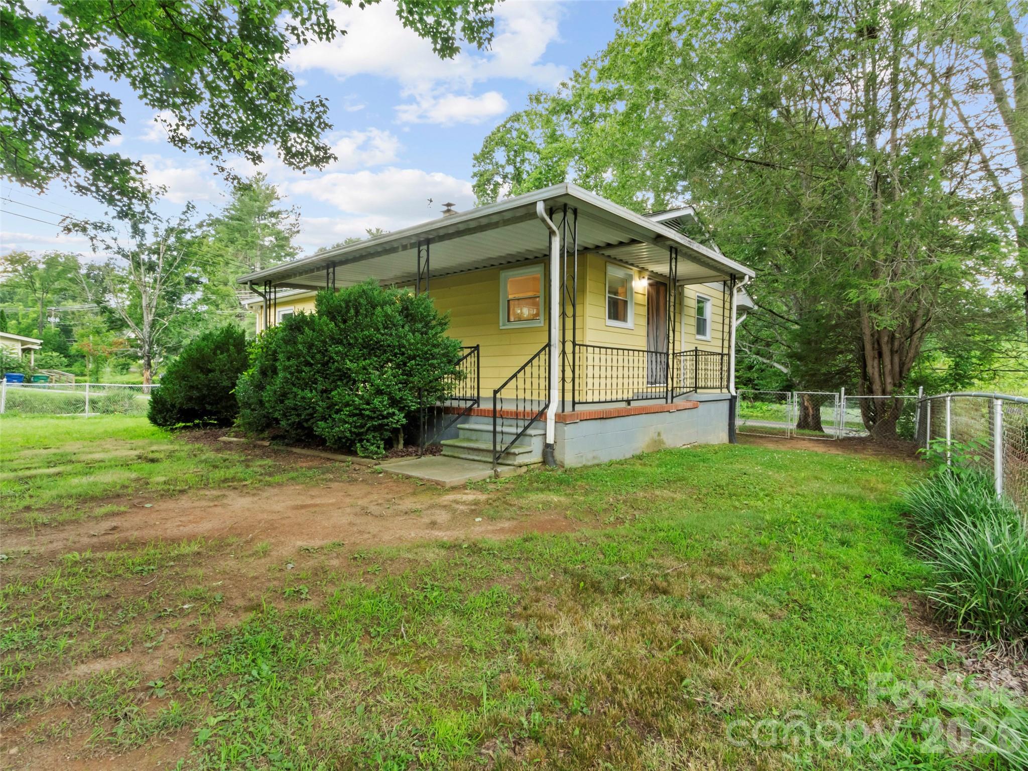 230 School Road E — Asheville
