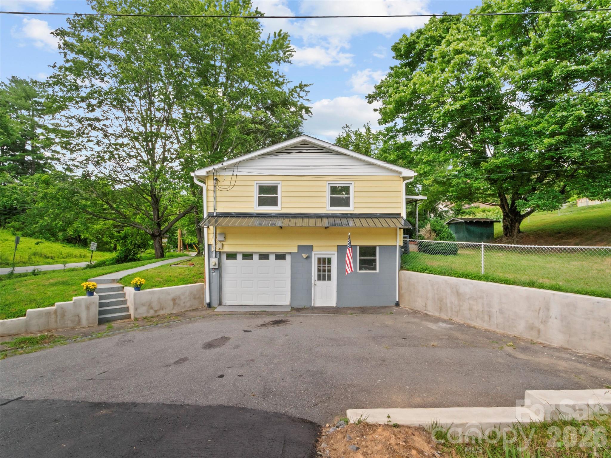 230 School Road E — Asheville