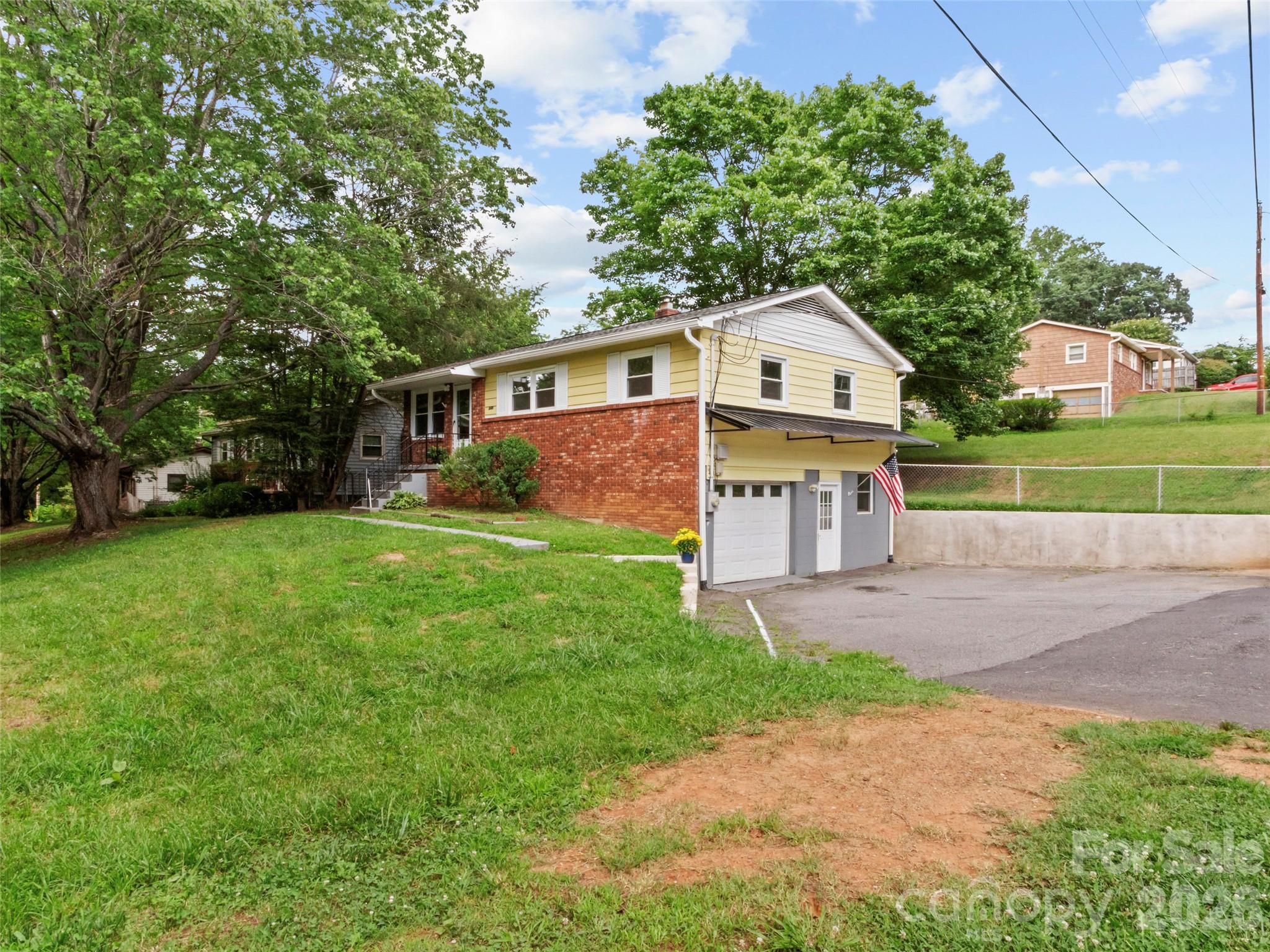230 School Road E — Asheville