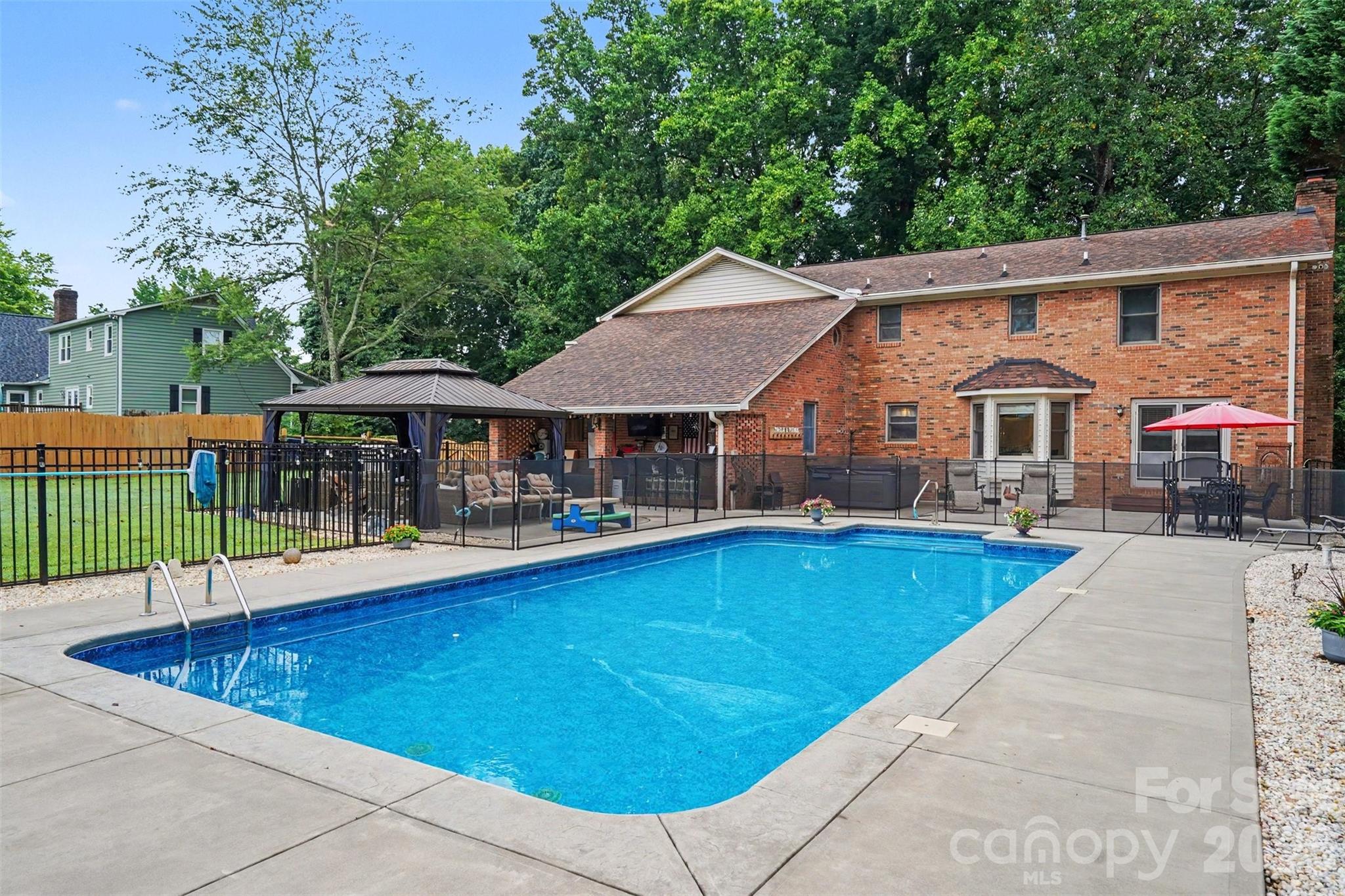 17016 Knoxwood Drive — Huntersville