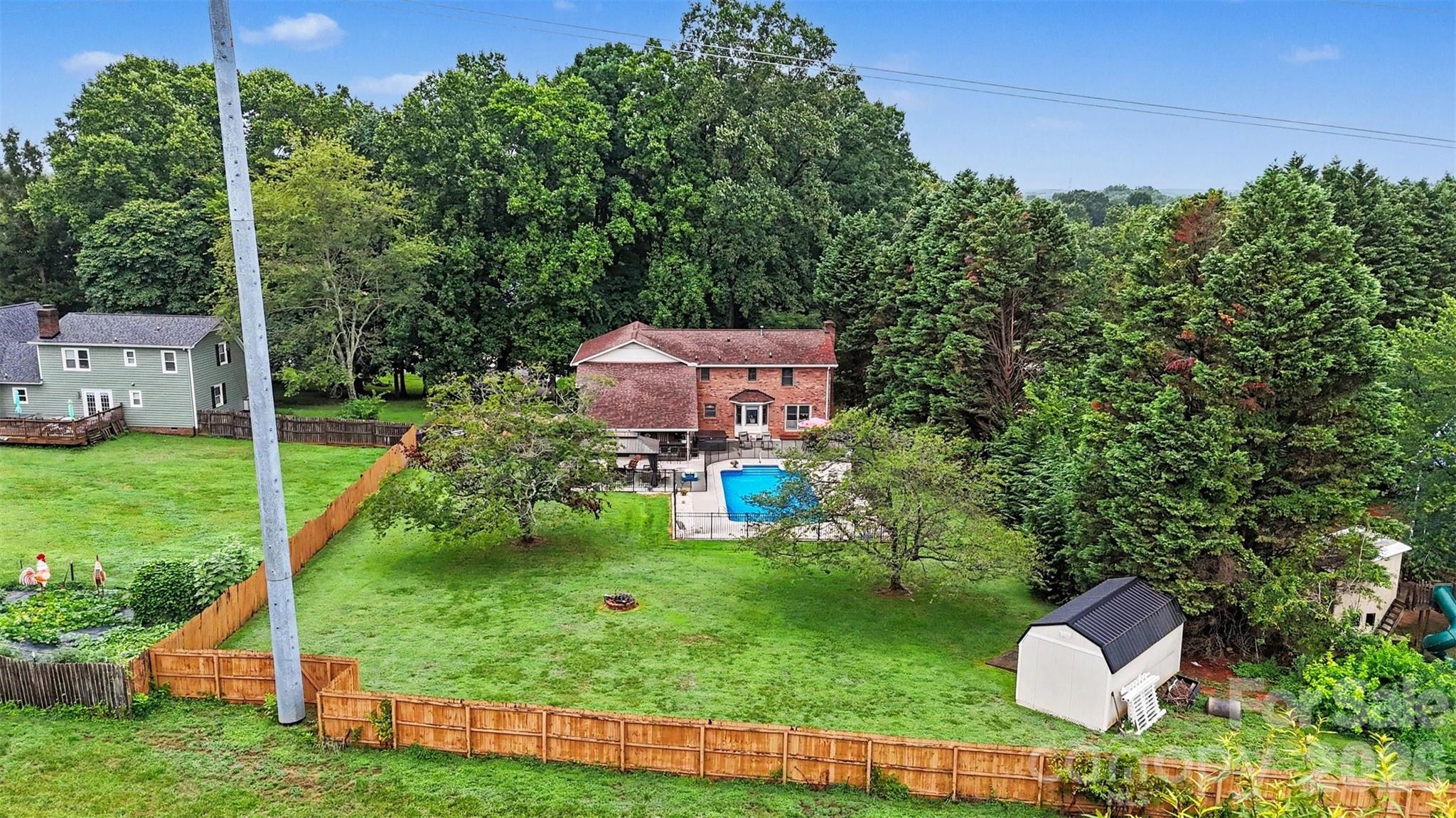 17016 Knoxwood Drive — Huntersville