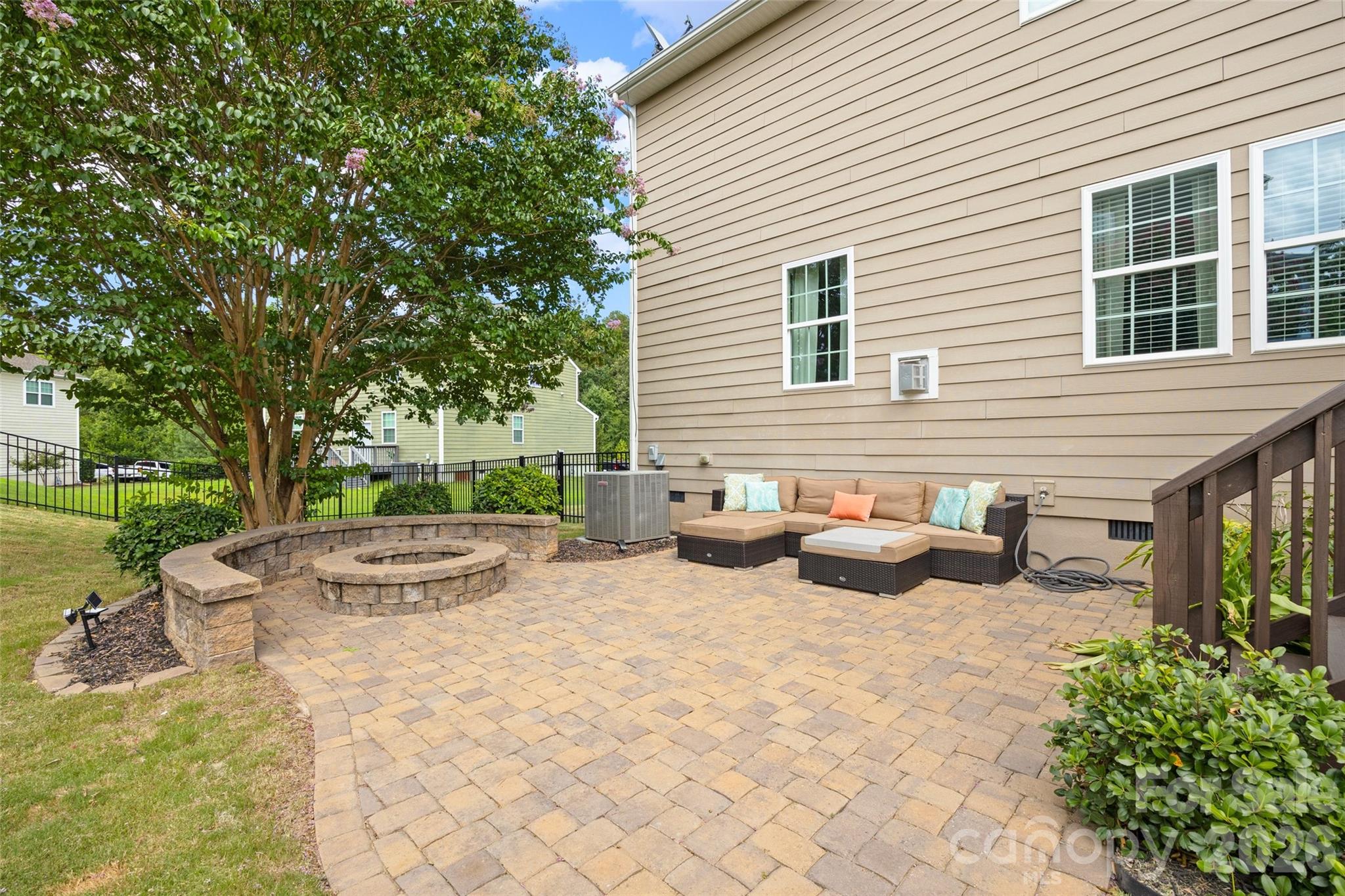 13403 Highflyer Woods Lane — Charlotte