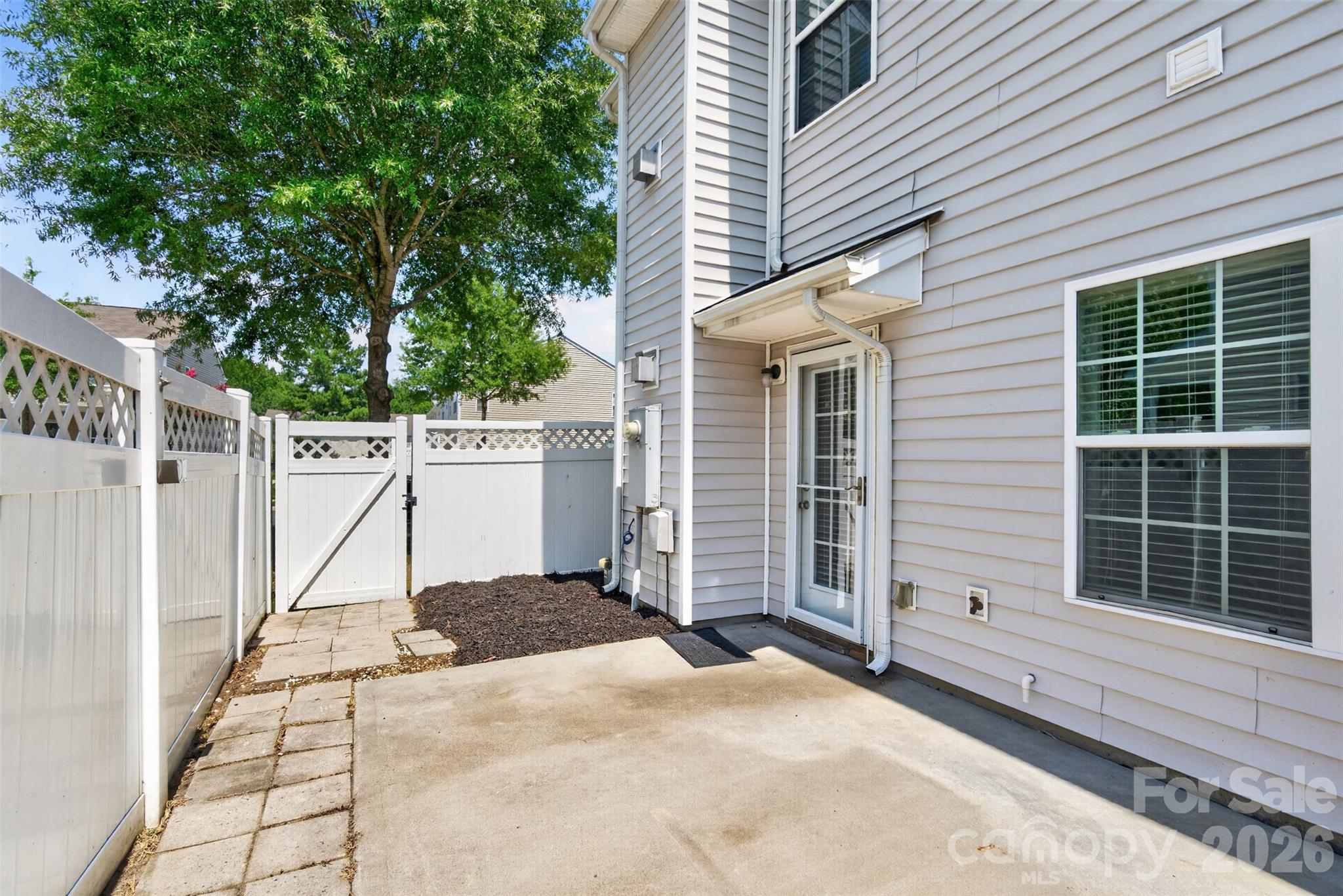 13904 Singleleaf Lane — Charlotte