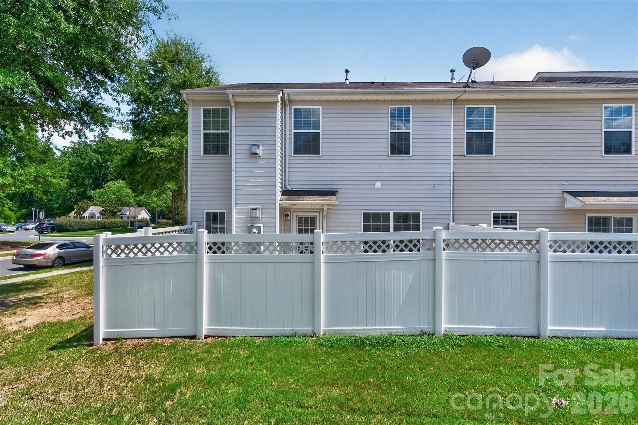 13904 Singleleaf Lane — Charlotte