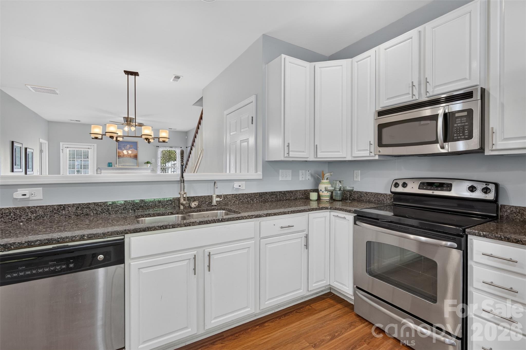 13904 Singleleaf Lane — Charlotte