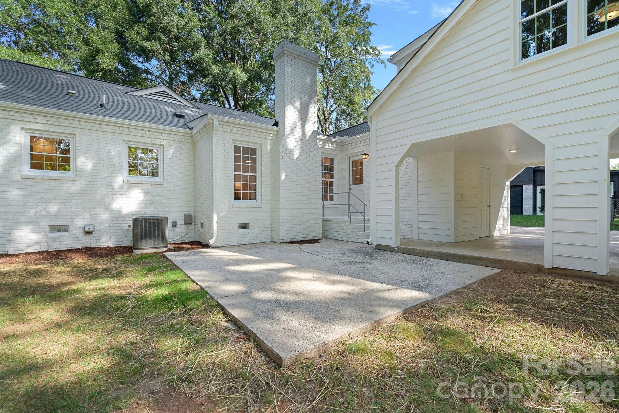 1100 Braeburn Road — Charlotte