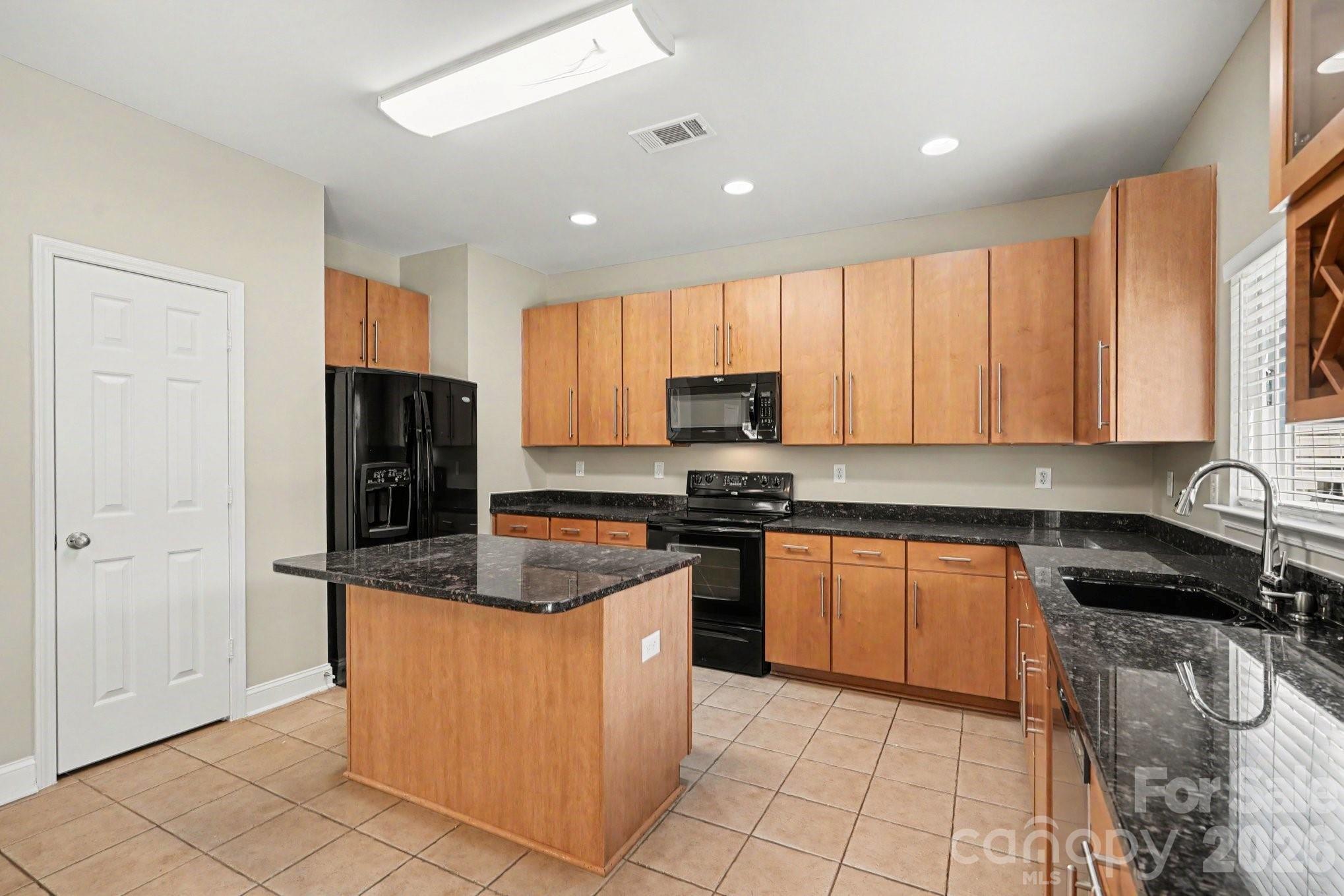 9228 Seamill Road — Charlotte