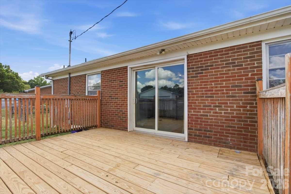 990 Colonial Drive — China Grove