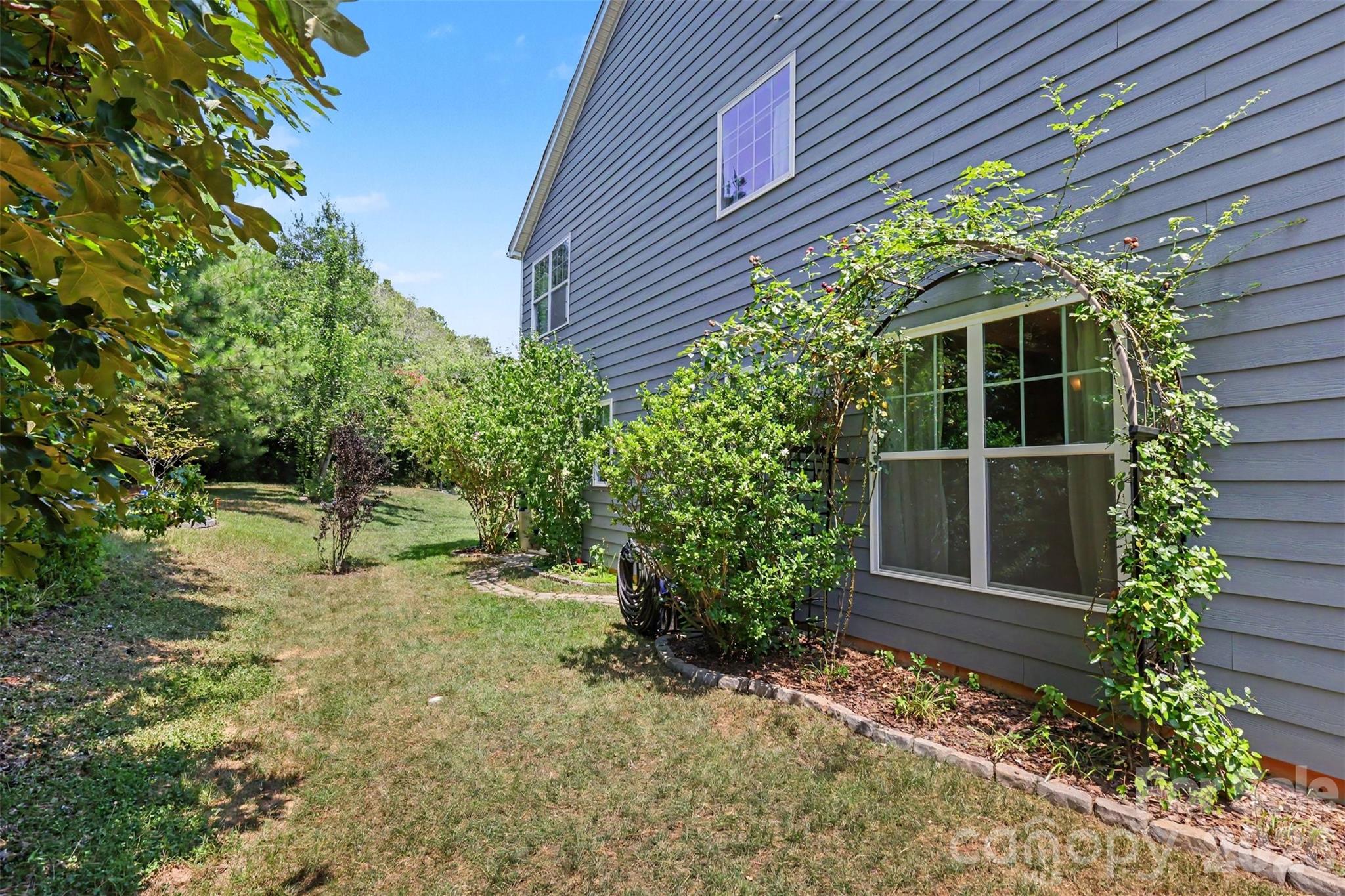 9014 Manor Oak Court — Charlotte