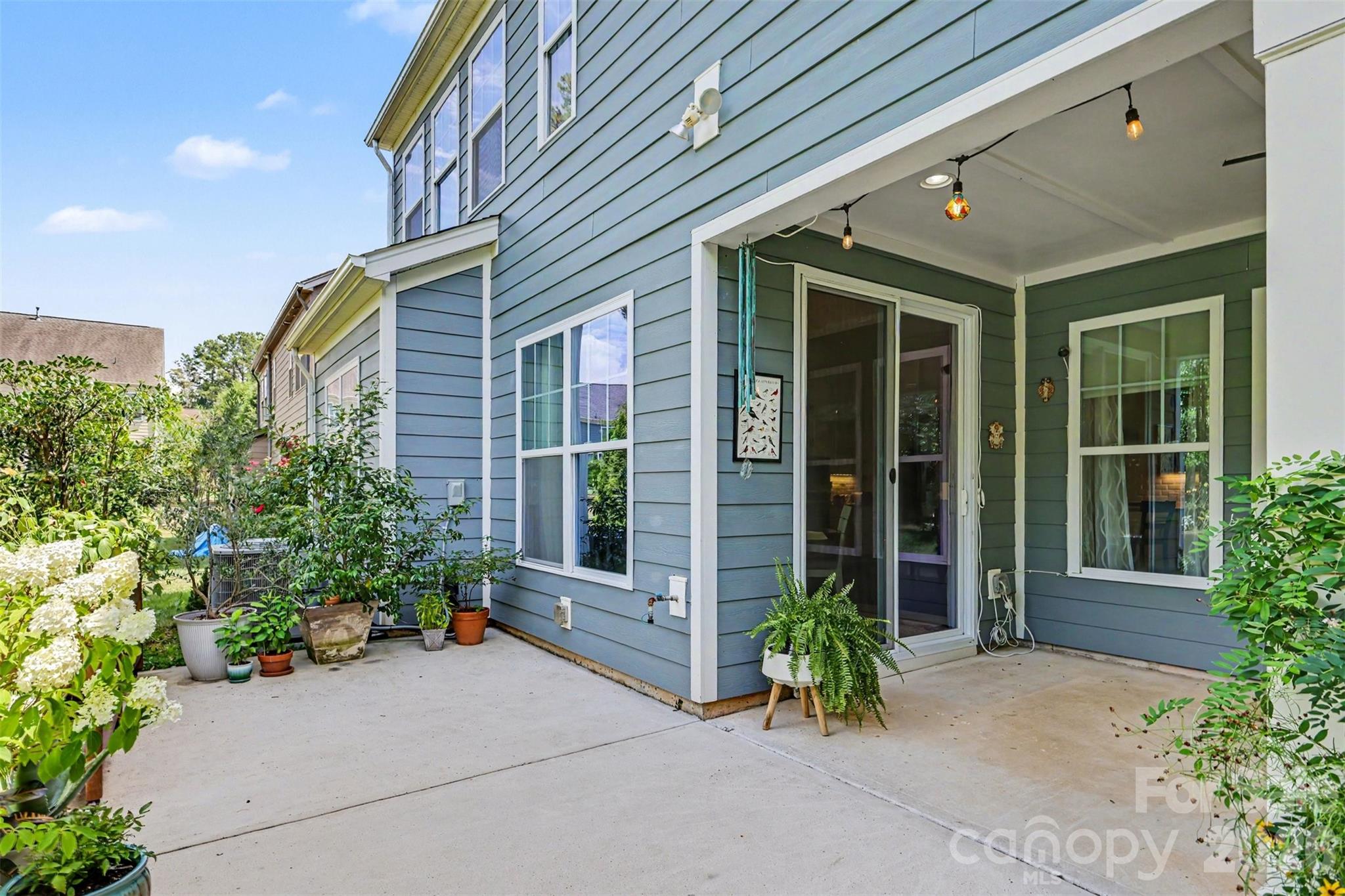 9014 Manor Oak Court — Charlotte