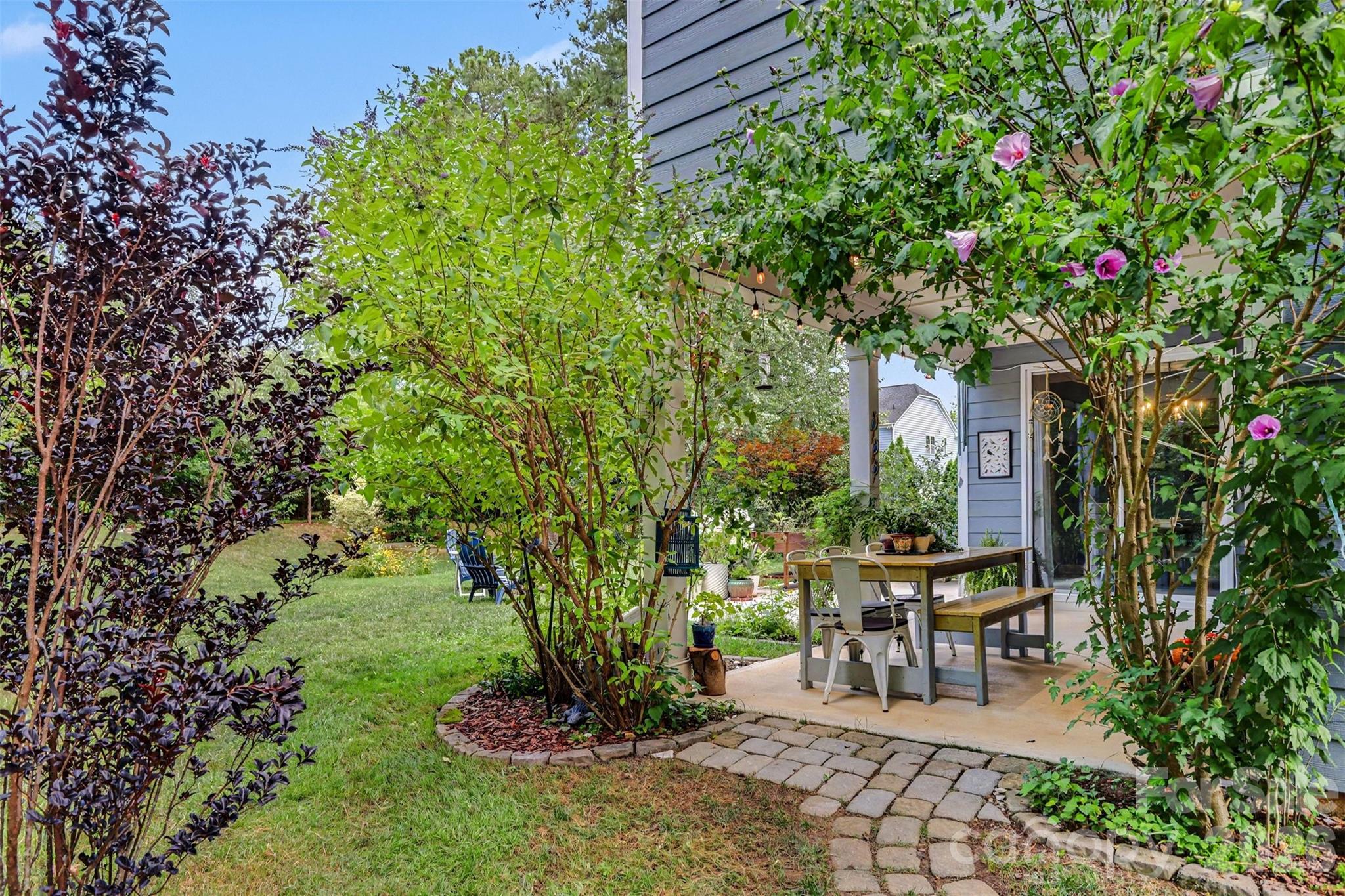 9014 Manor Oak Court — Charlotte