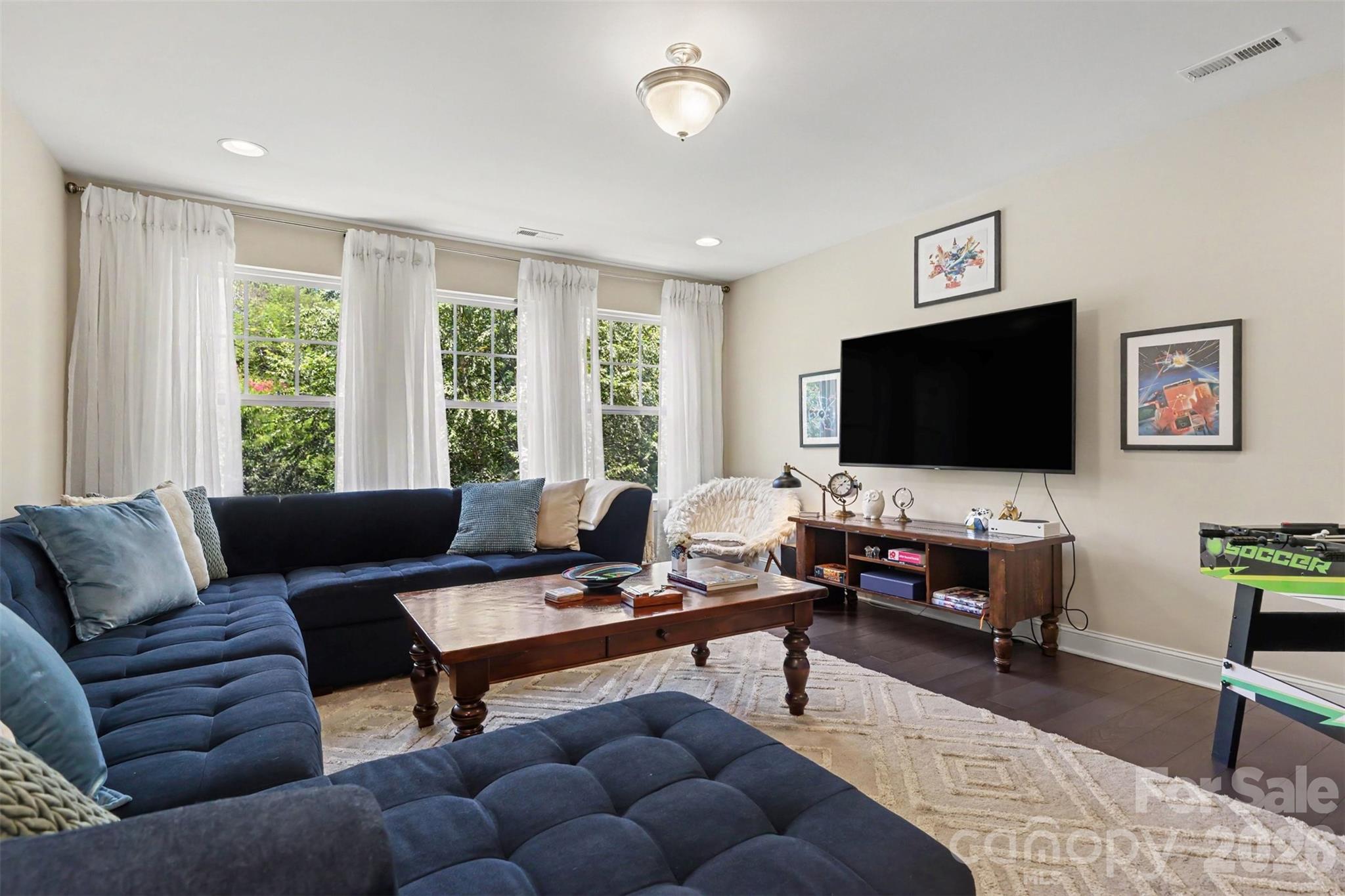 9014 Manor Oak Court — Charlotte