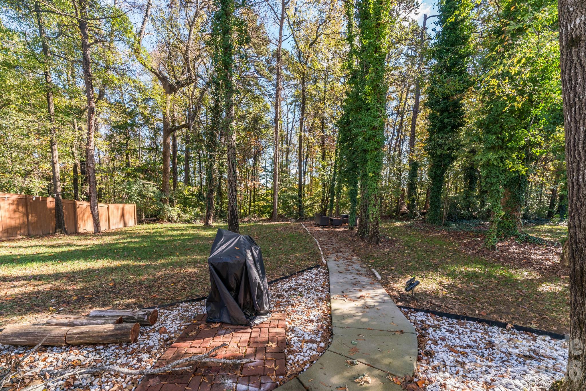 6101 Skyline Drive — Charlotte