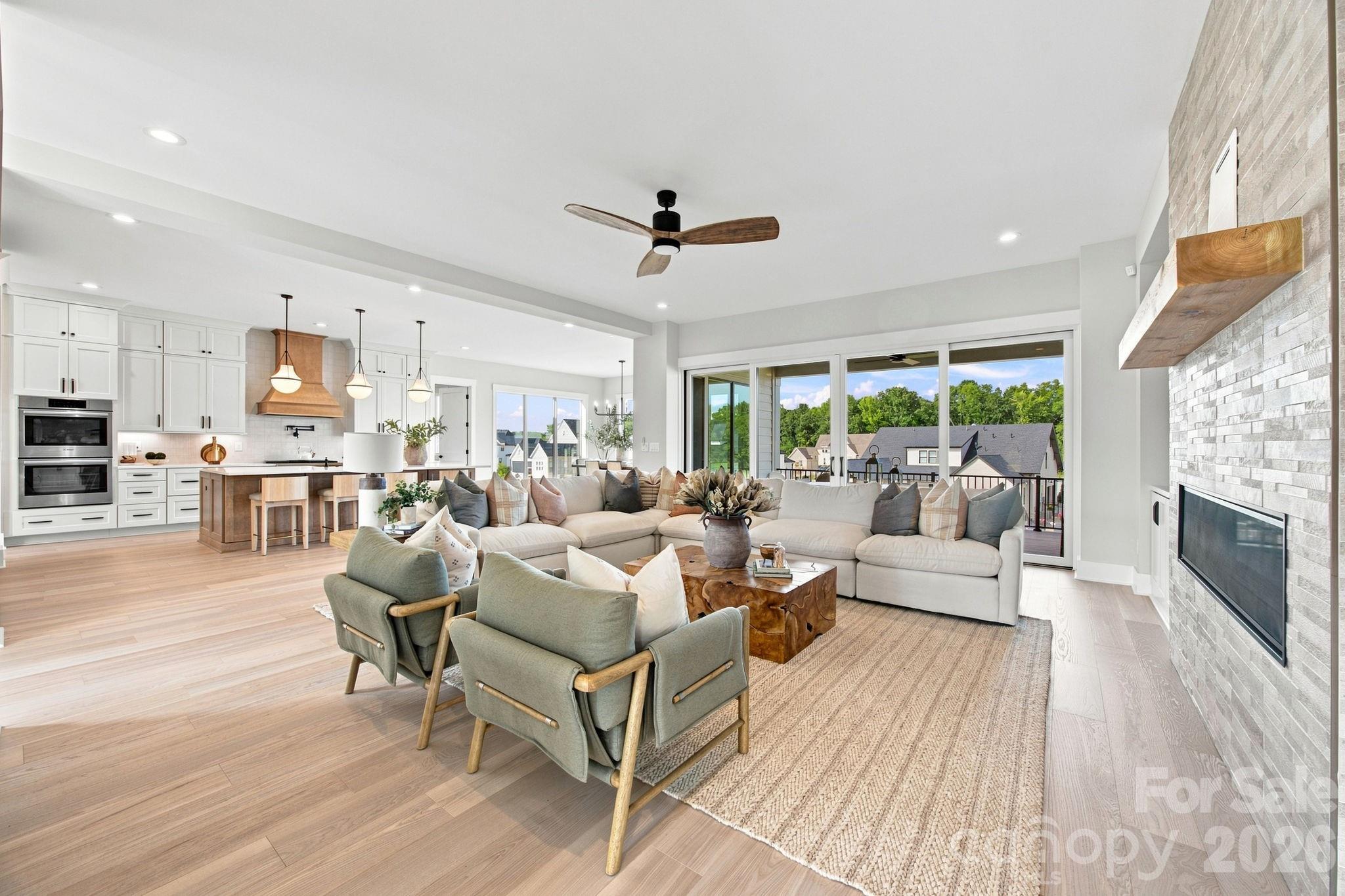 1121 Mesa Way #43 — Marvin