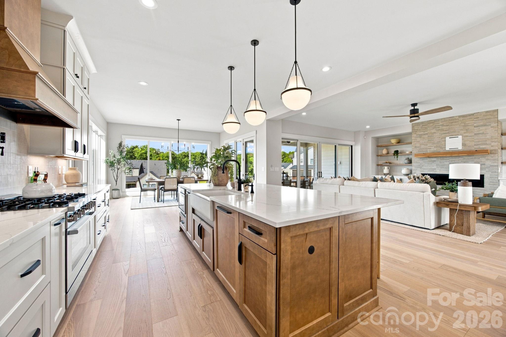 1121 Mesa Way #43 — Marvin