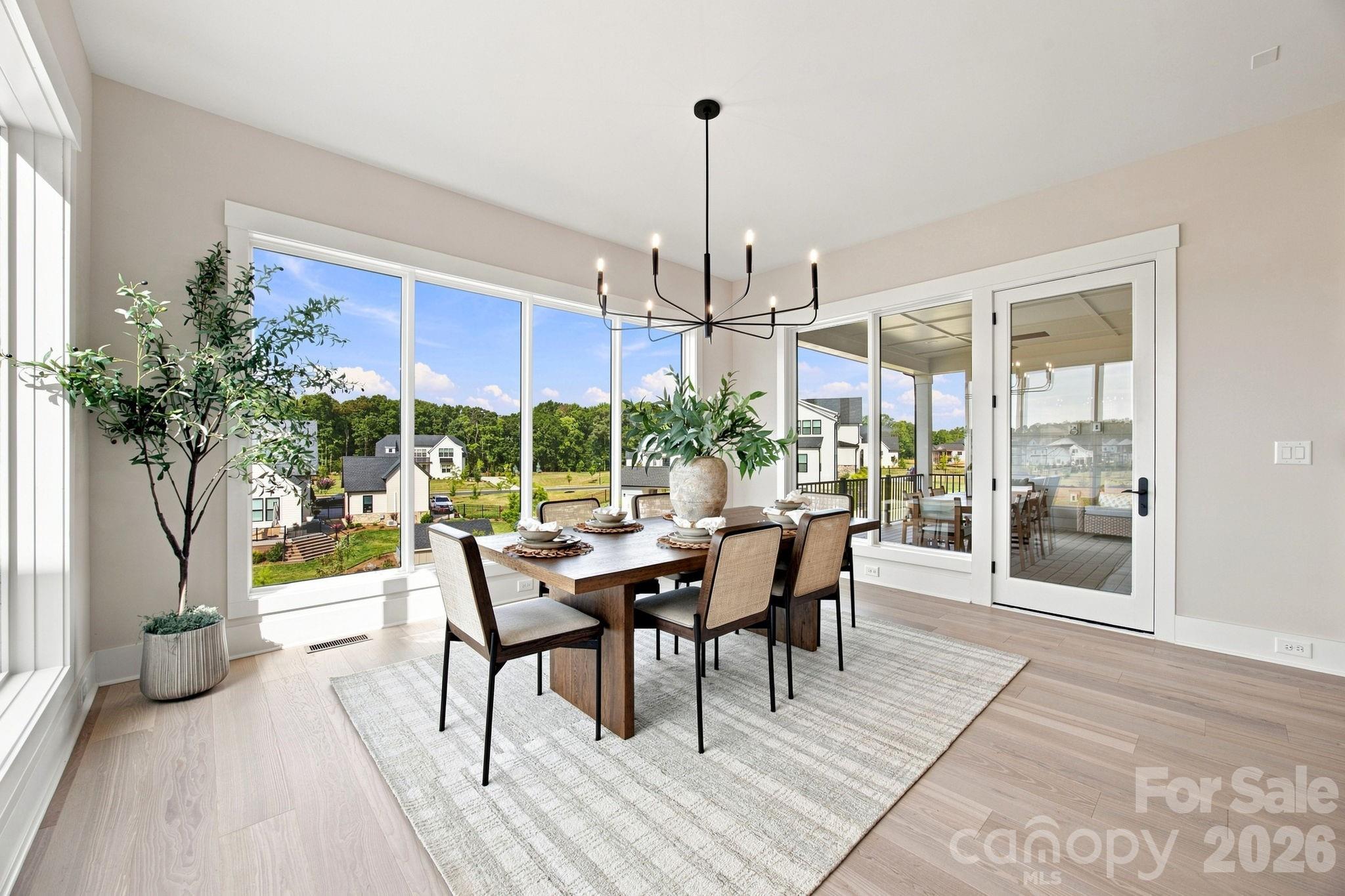 1121 Mesa Way #43 — Marvin