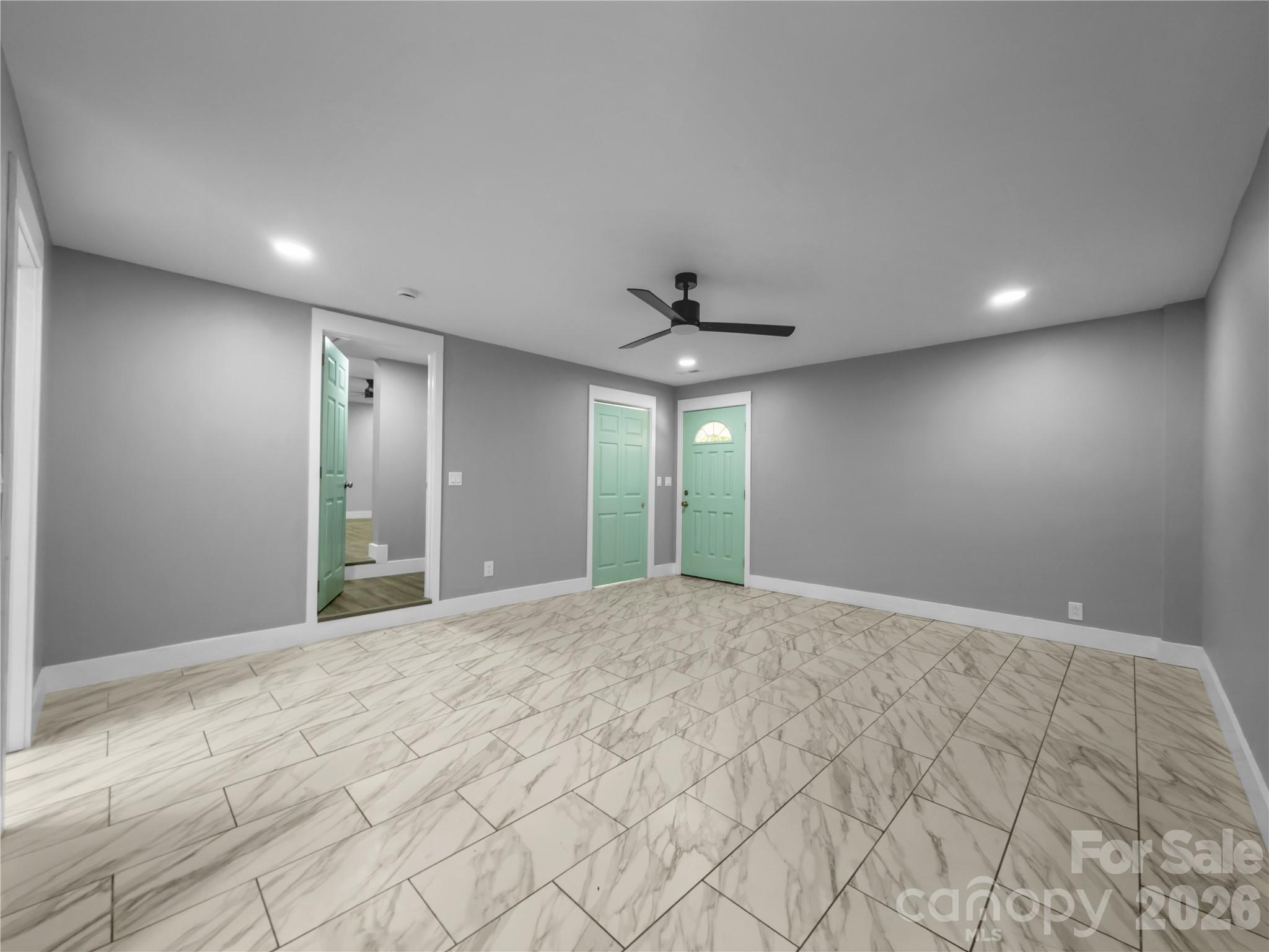 2117 Emma Circle — Lancaster