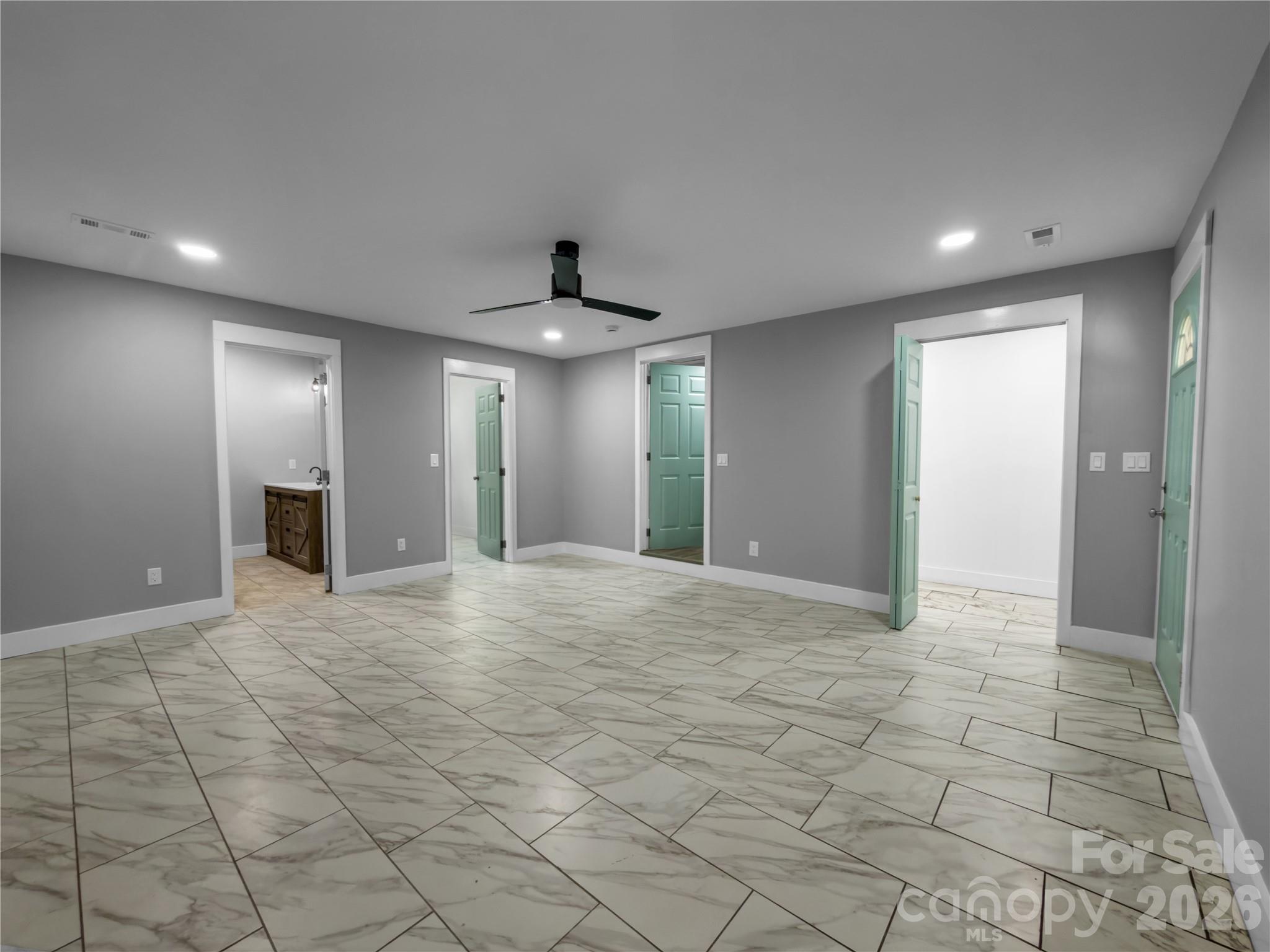 2117 Emma Circle — Lancaster