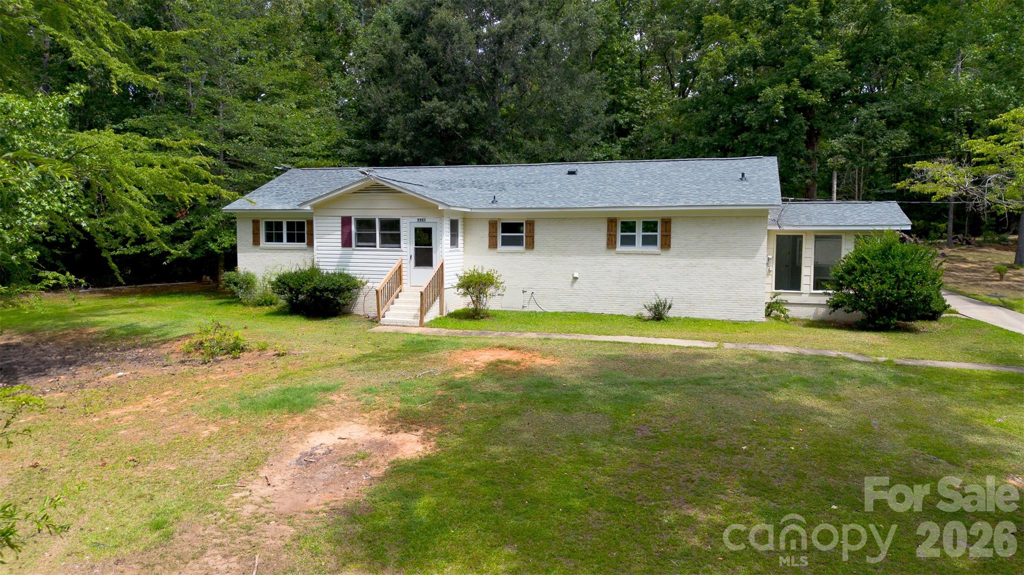 2117 Emma Circle — Lancaster