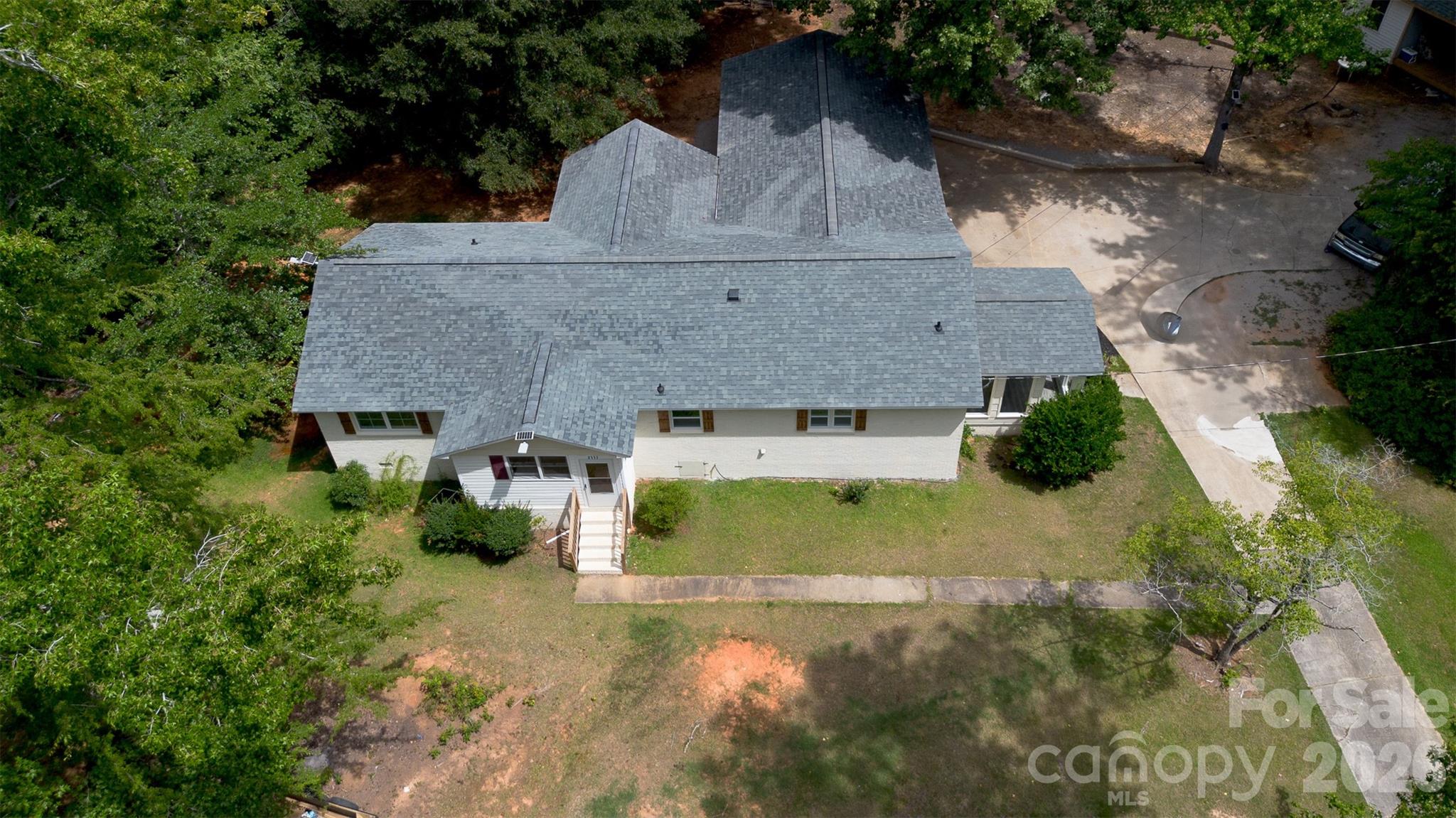 2117 Emma Circle — Lancaster