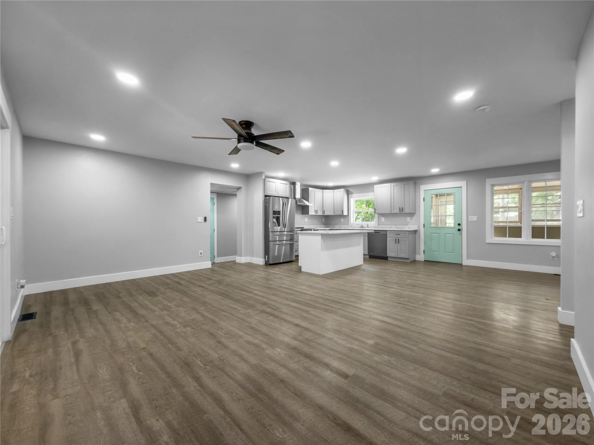 2117 Emma Circle — Lancaster