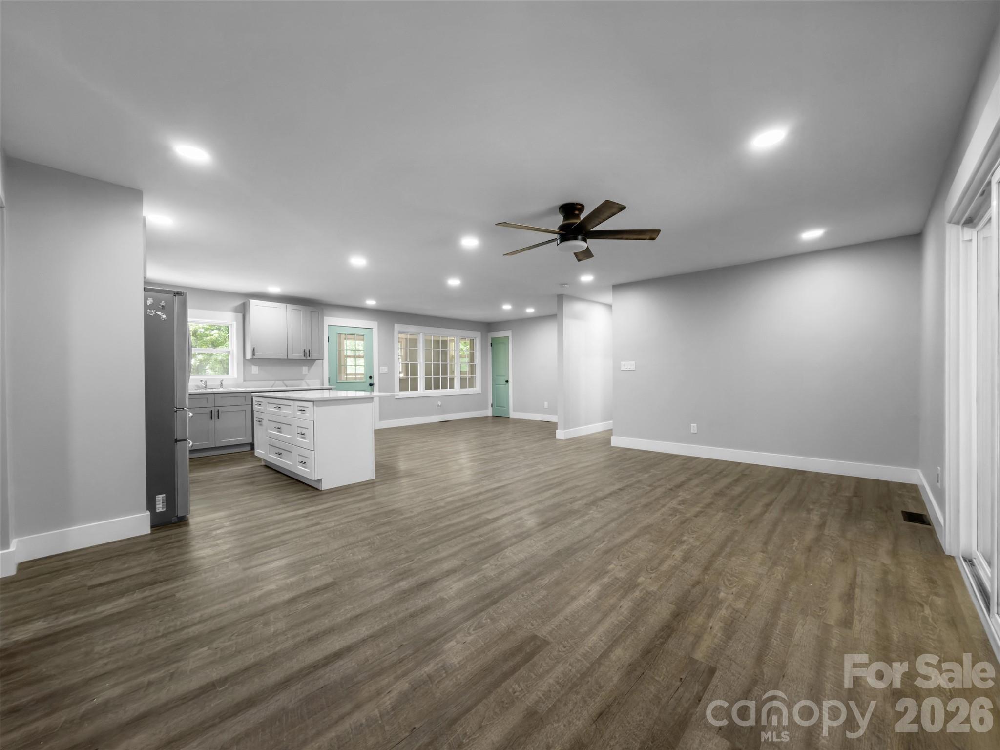 2117 Emma Circle — Lancaster