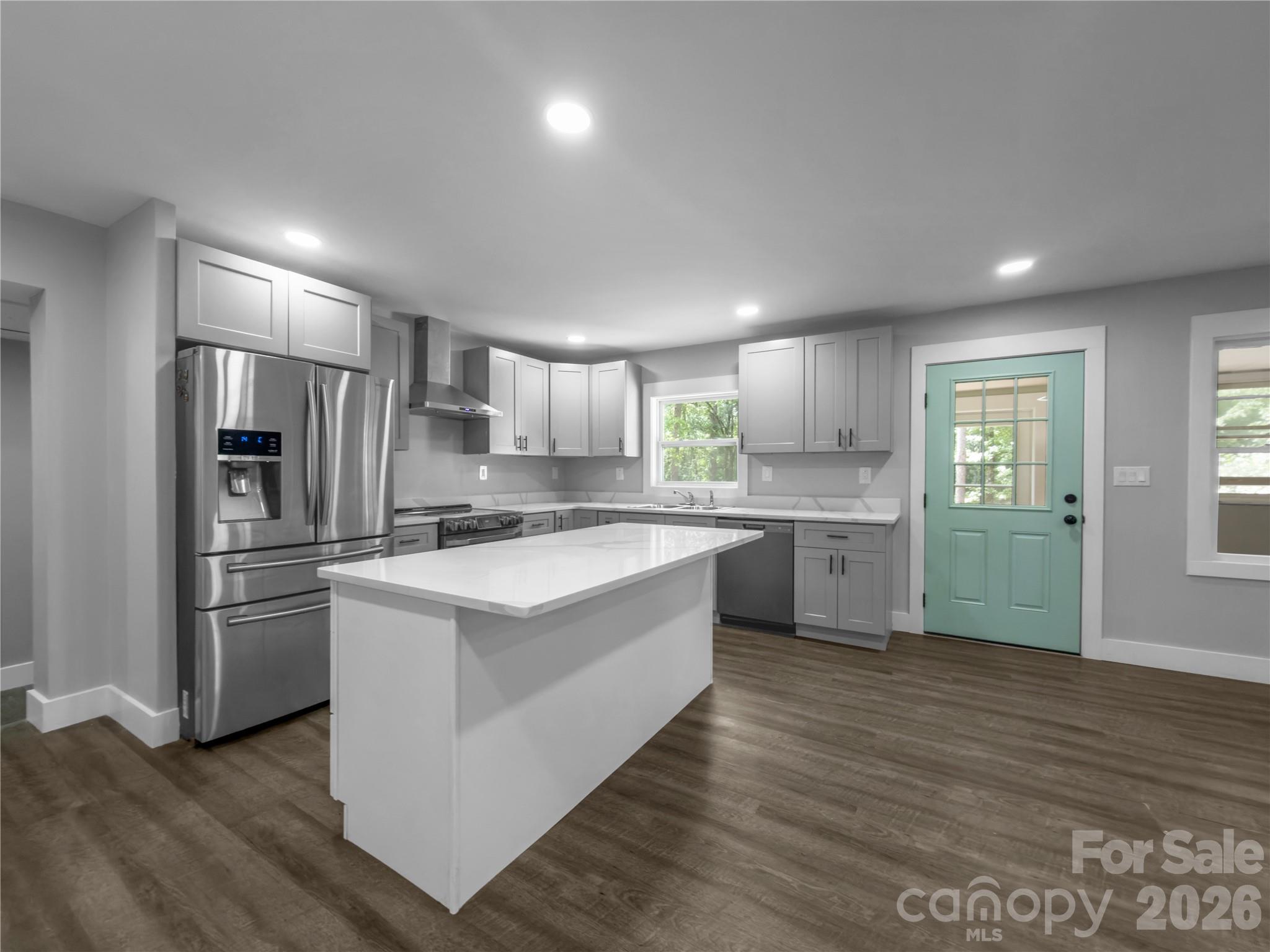 2117 Emma Circle — Lancaster