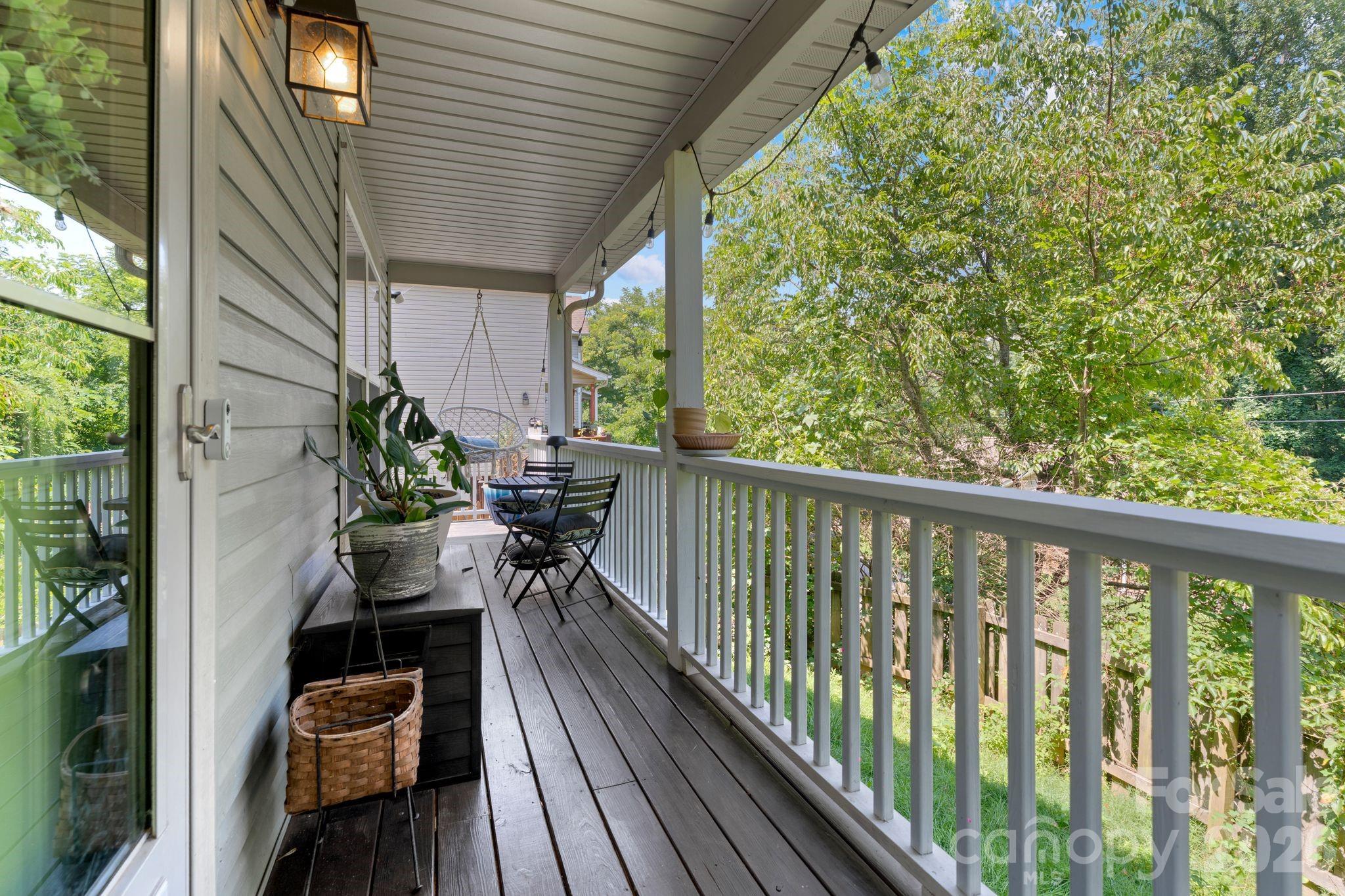18 Old West Chapel Road — Asheville