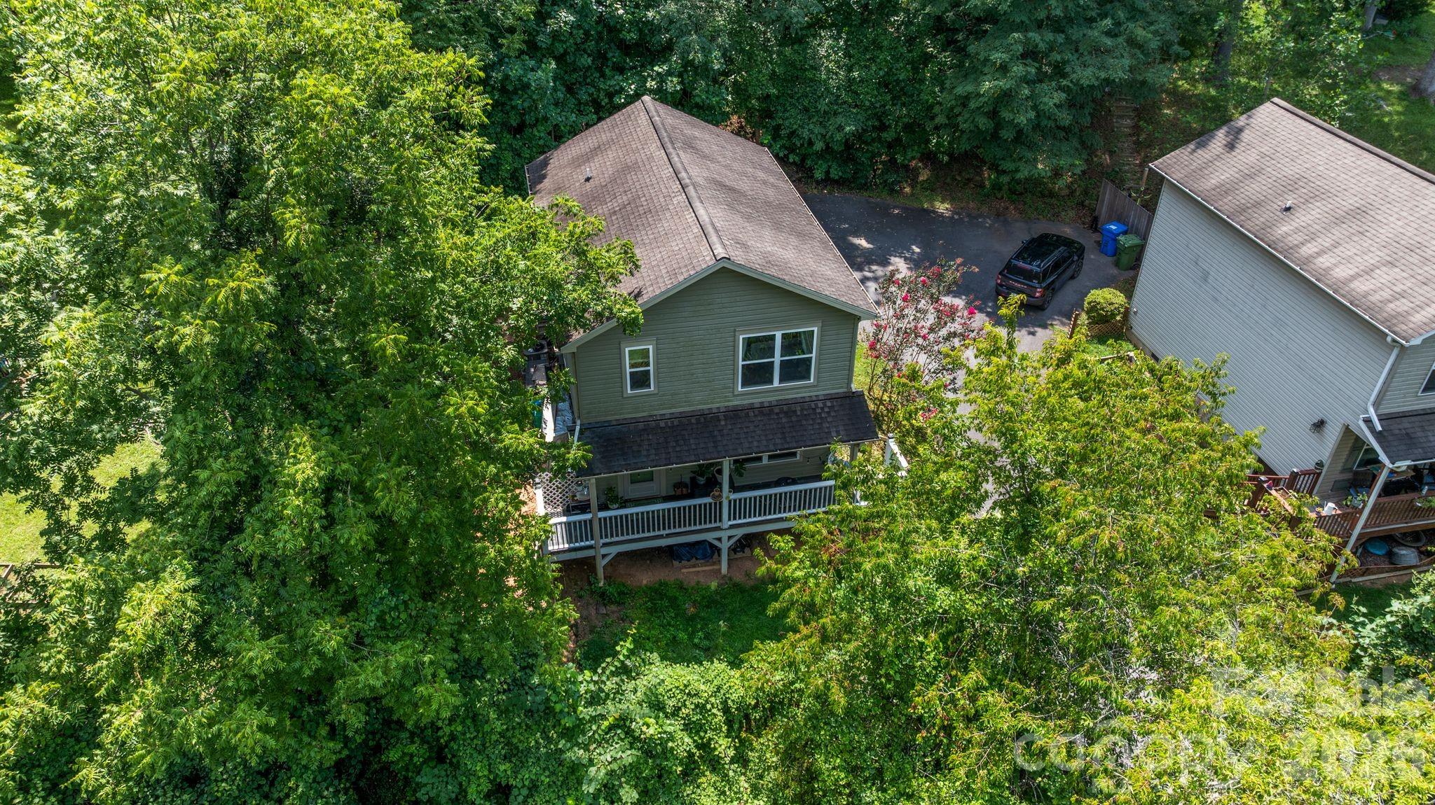 18 Old West Chapel Road — Asheville