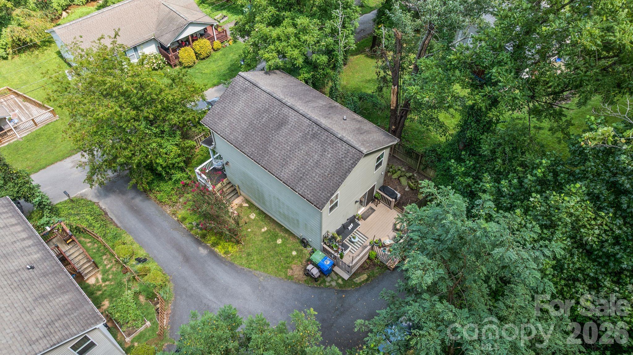 18 Old West Chapel Road — Asheville