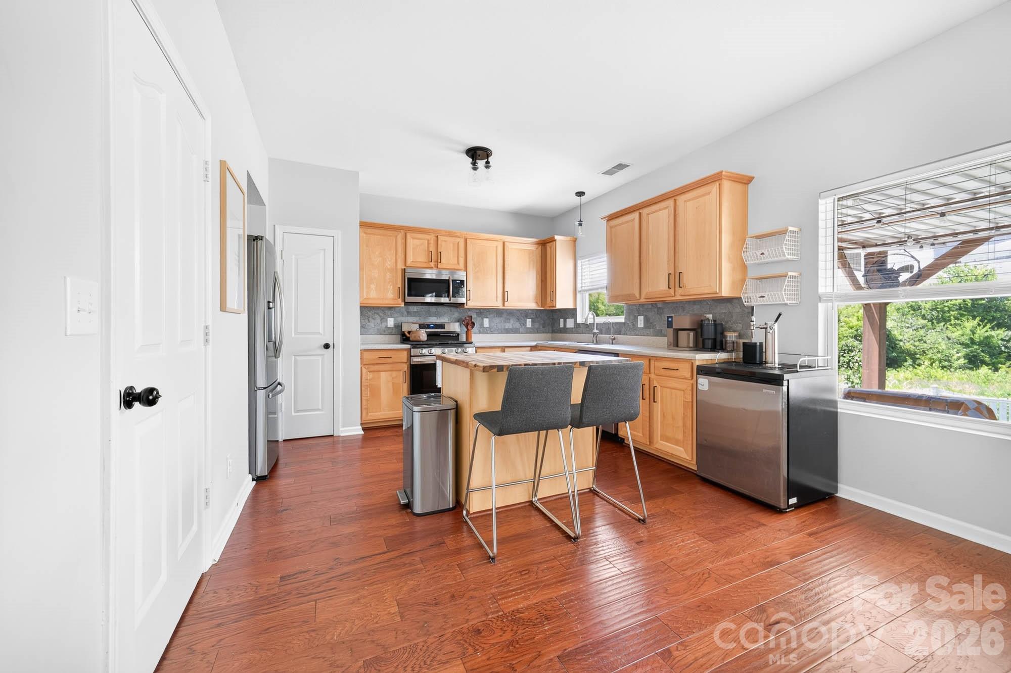 405 Galesburg Drive — Monroe