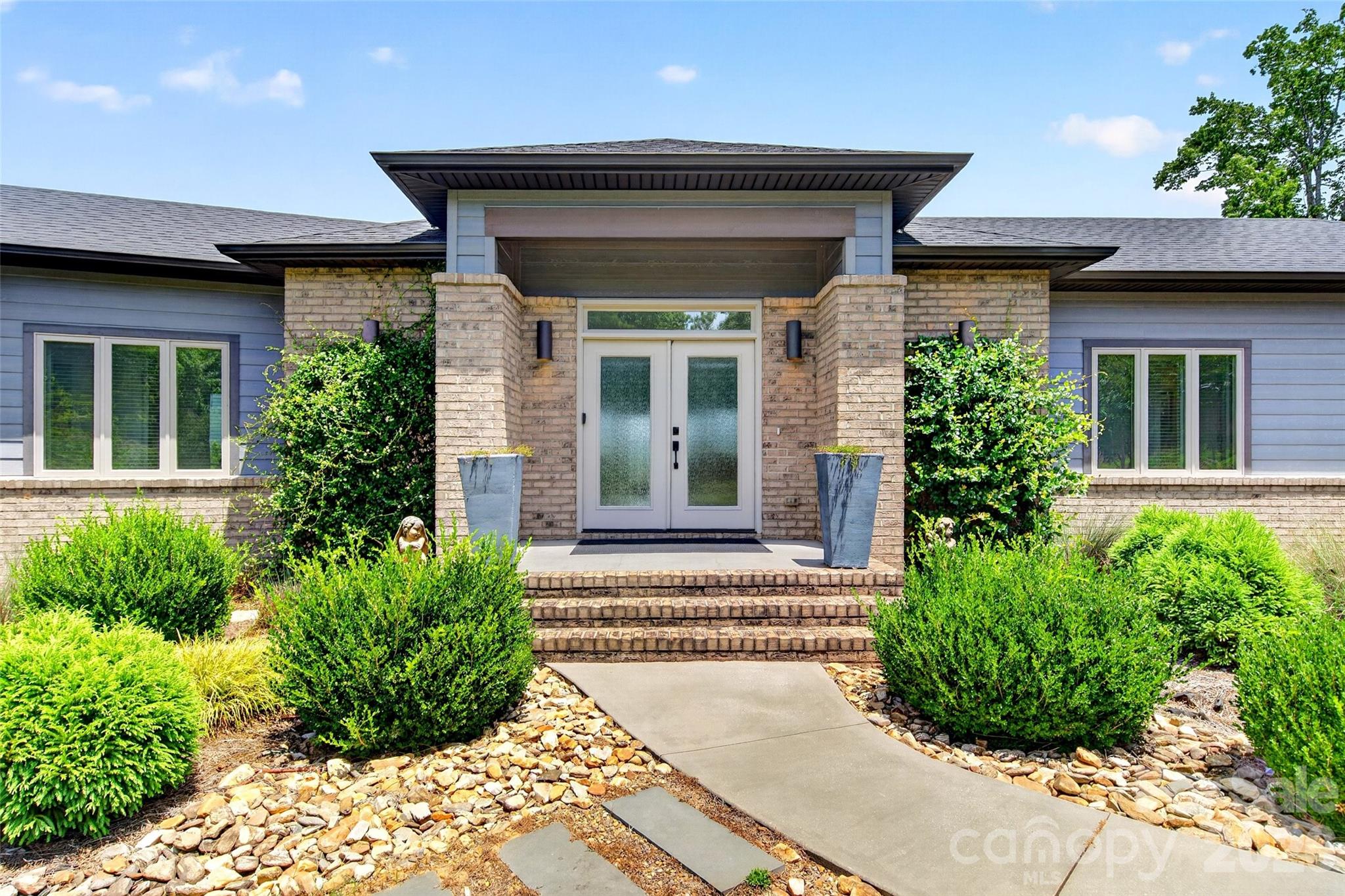 362 Captains Drive — Nebo