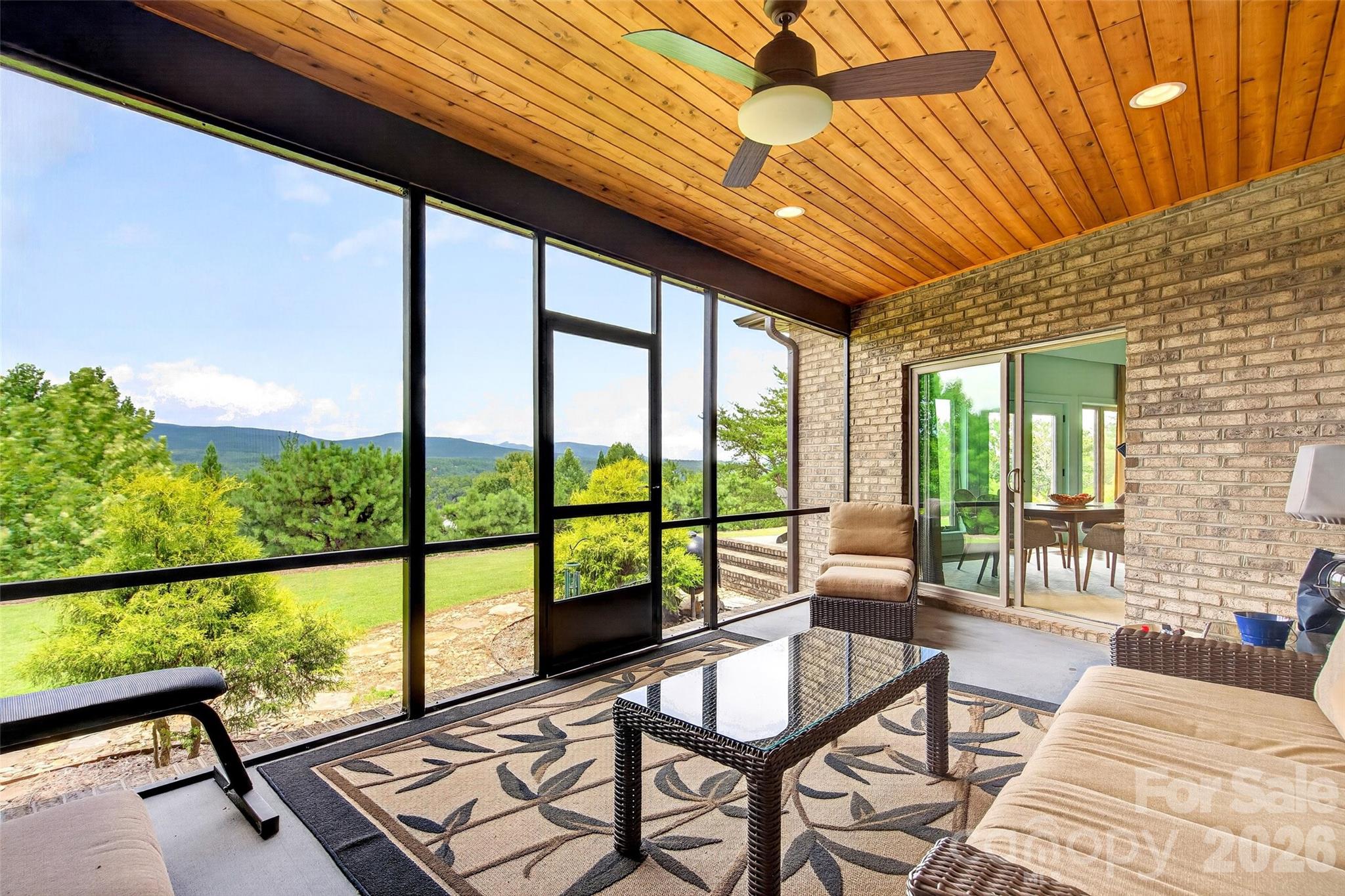 362 Captains Drive — Nebo