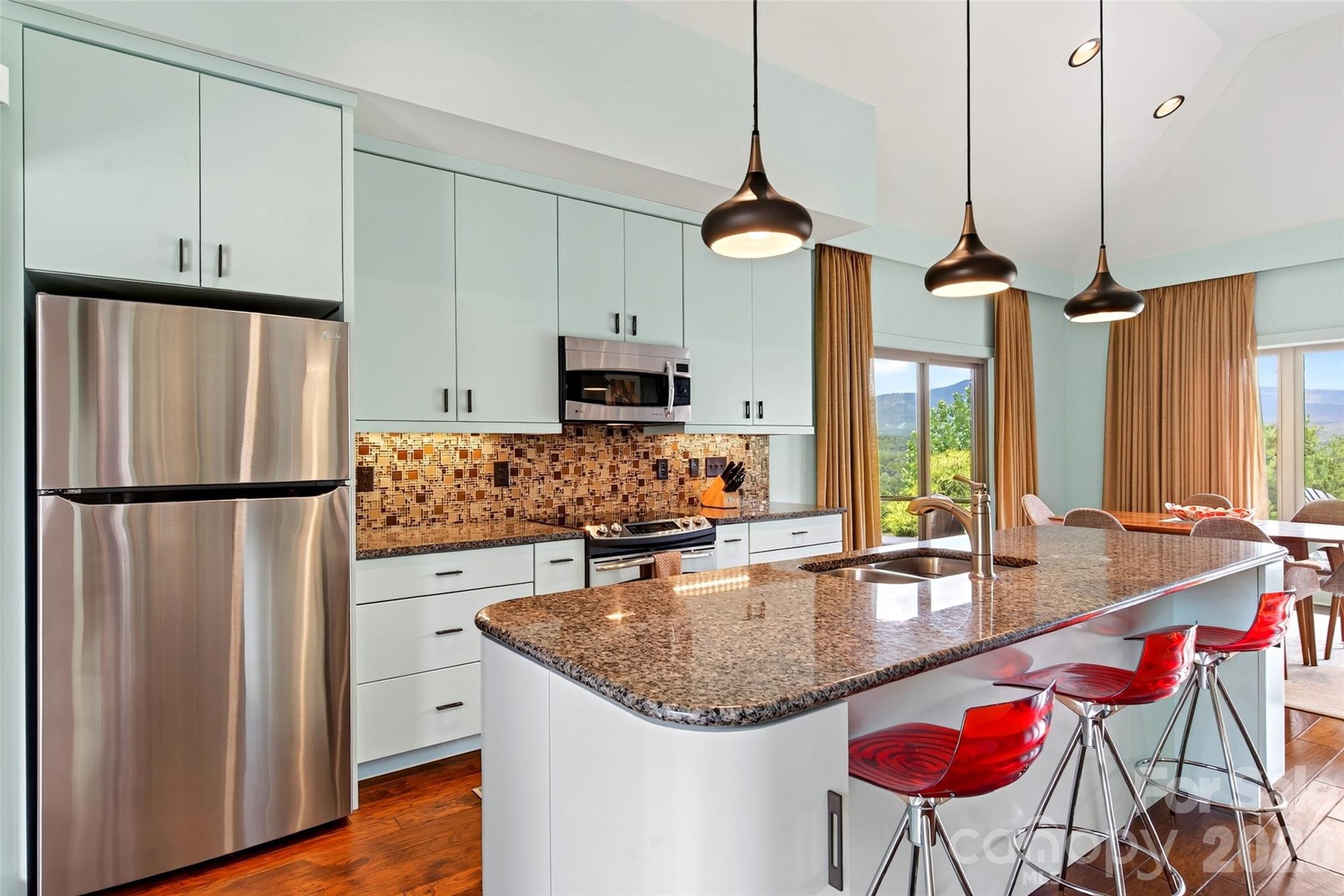 362 Captains Drive — Nebo