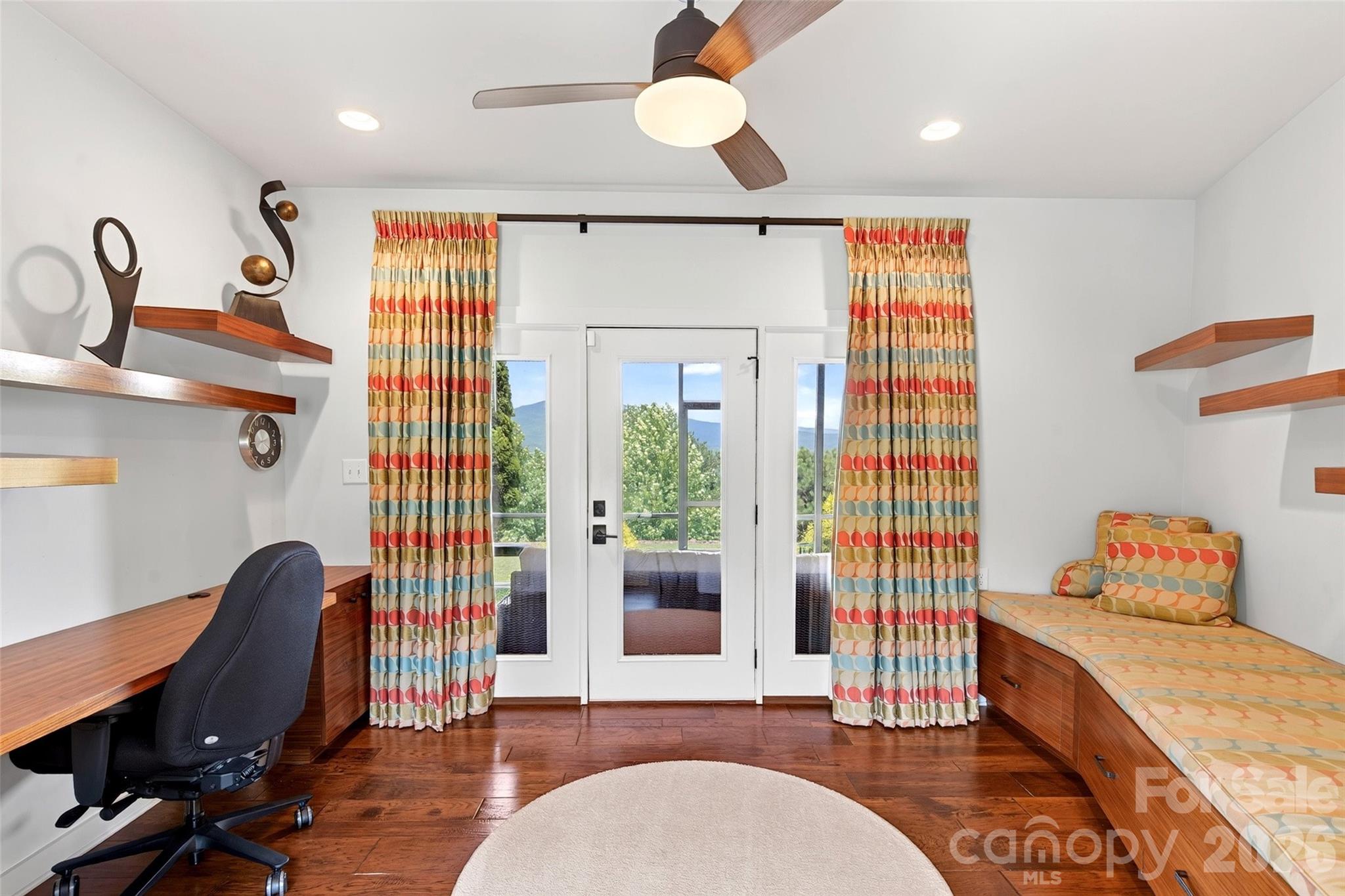 362 Captains Drive — Nebo