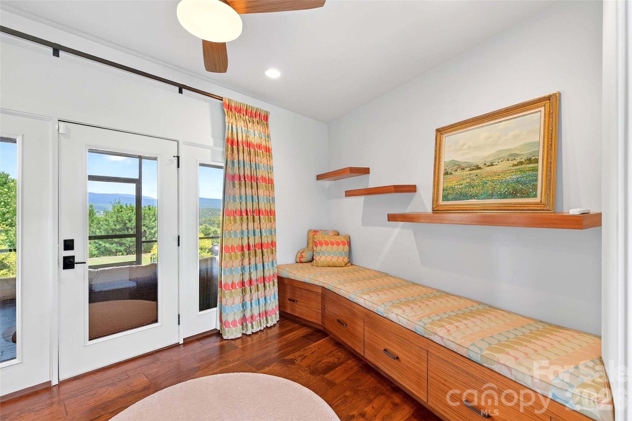 362 Captains Drive — Nebo