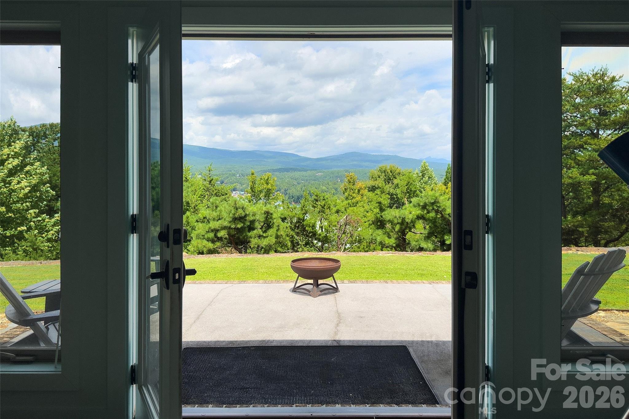 362 Captains Drive — Nebo