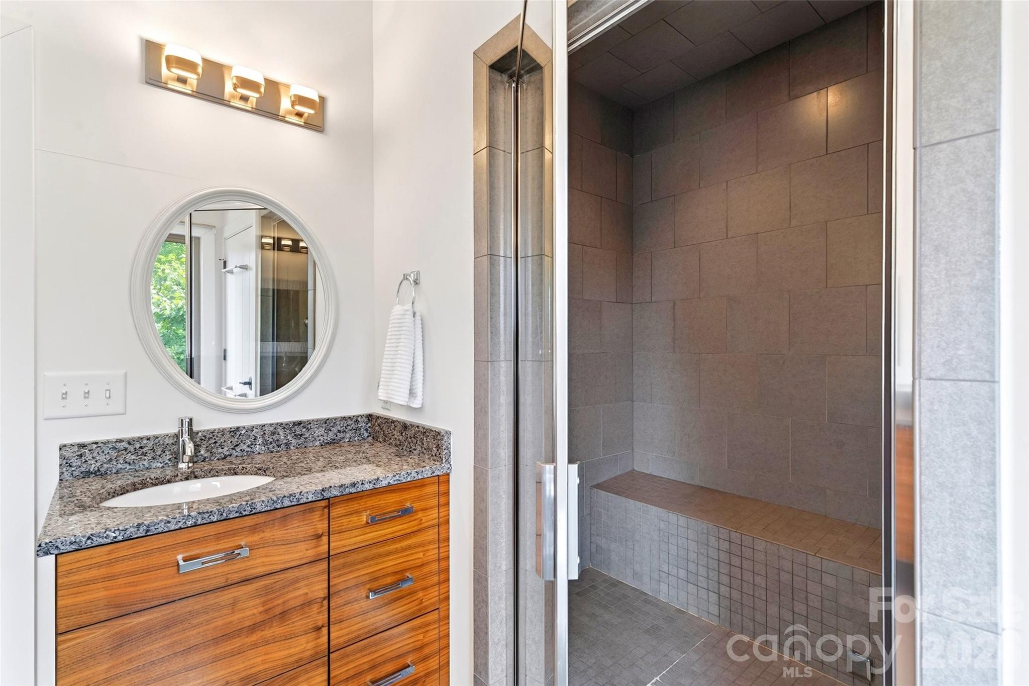 362 Captains Drive — Nebo