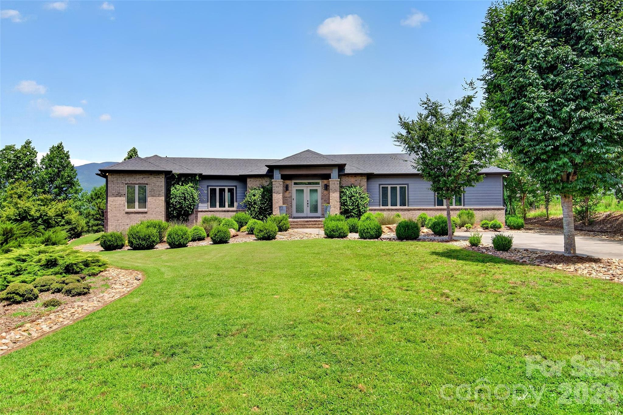 362 Captains Drive — Nebo