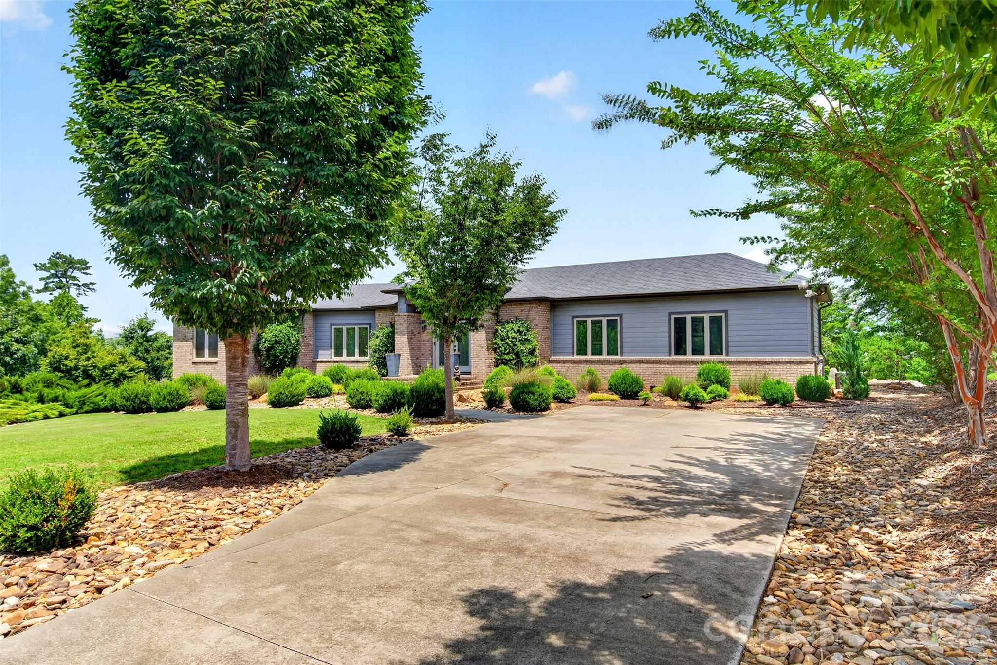 362 Captains Drive — Nebo