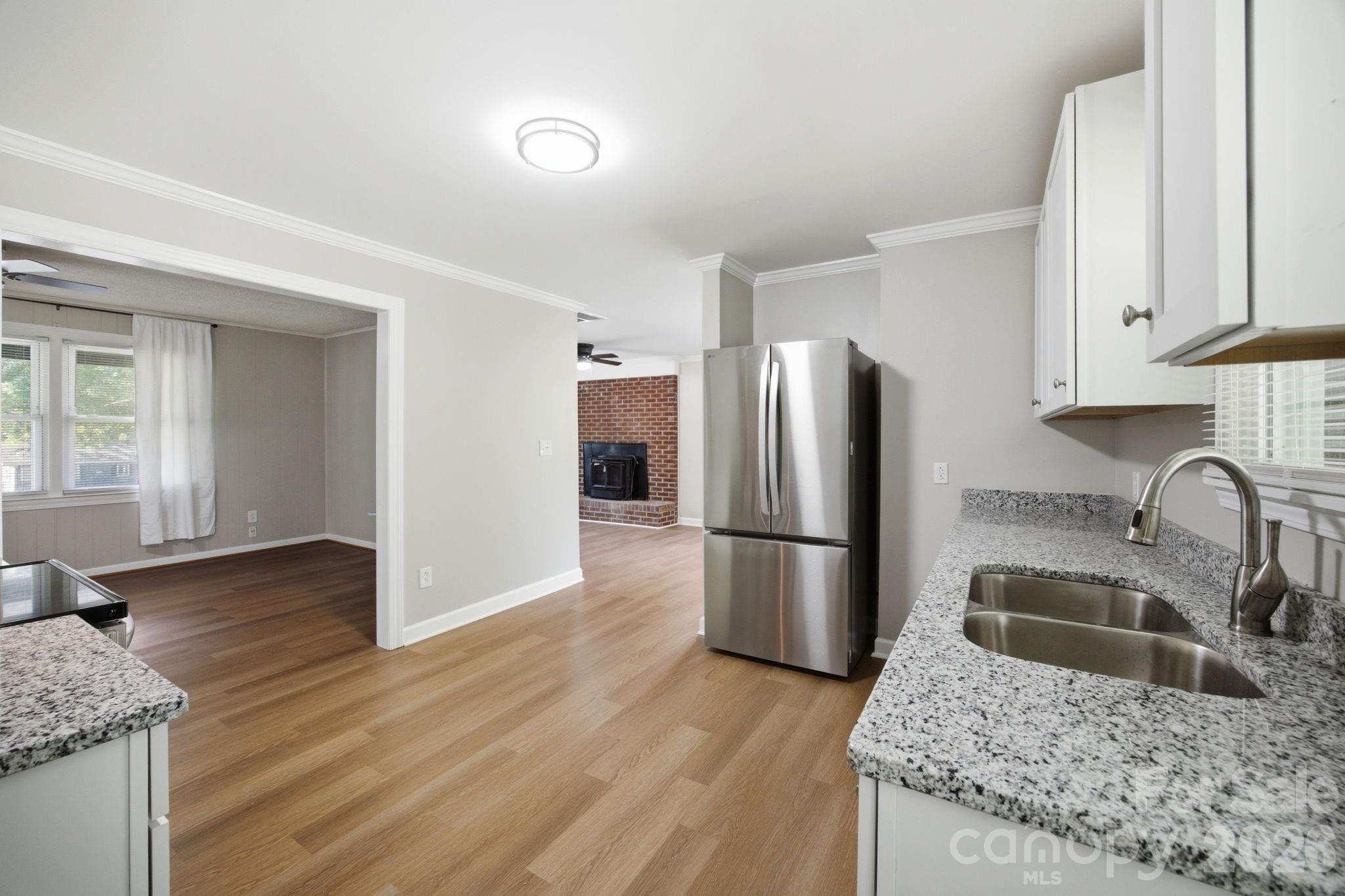 3123 Castle Avenue — Hickory