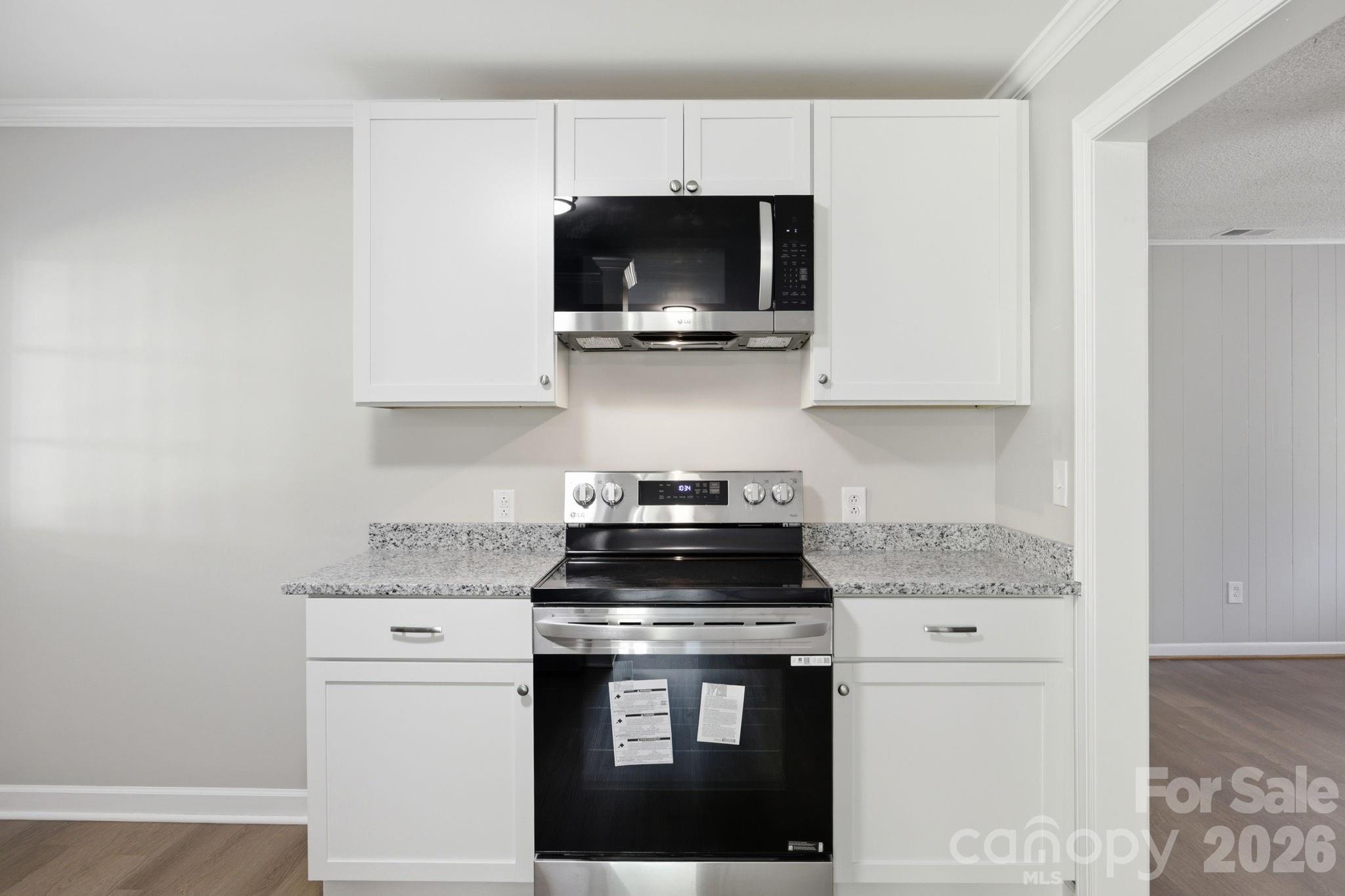 3123 Castle Avenue — Hickory