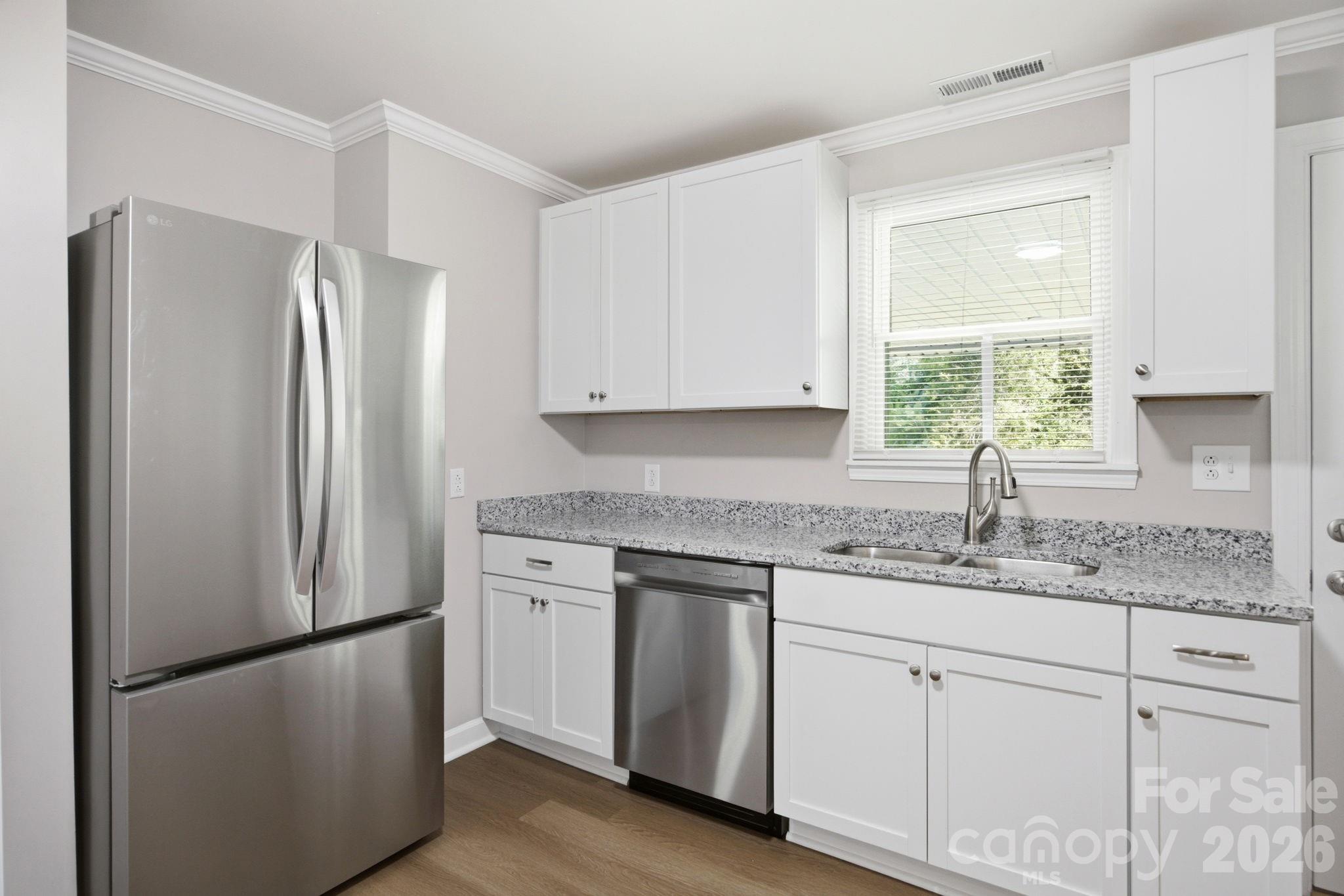 3123 Castle Avenue — Hickory