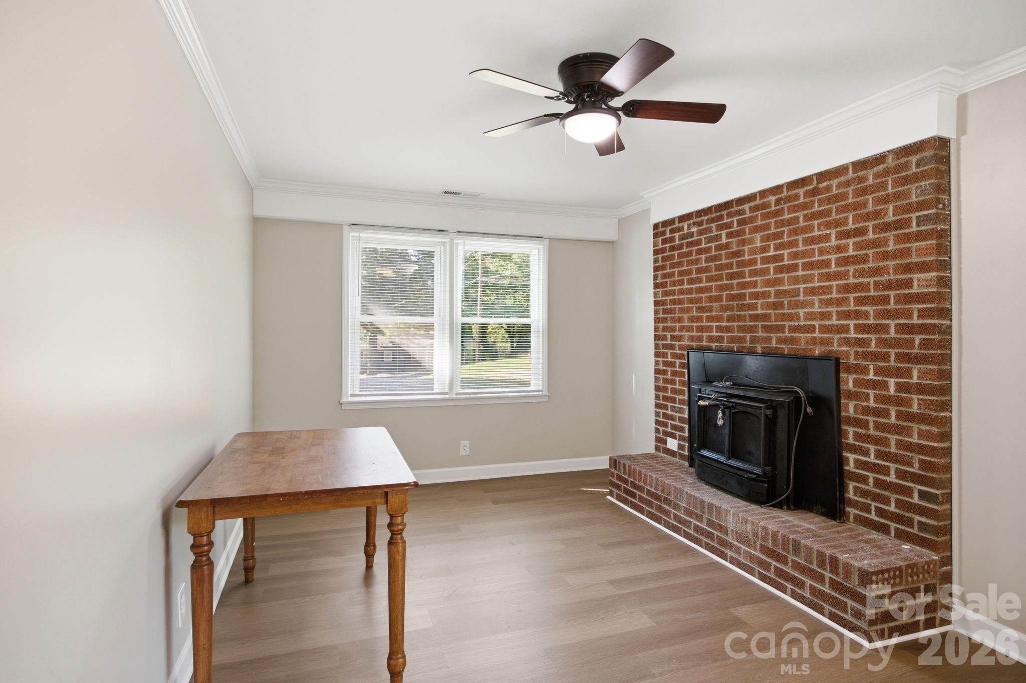 3123 Castle Avenue — Hickory